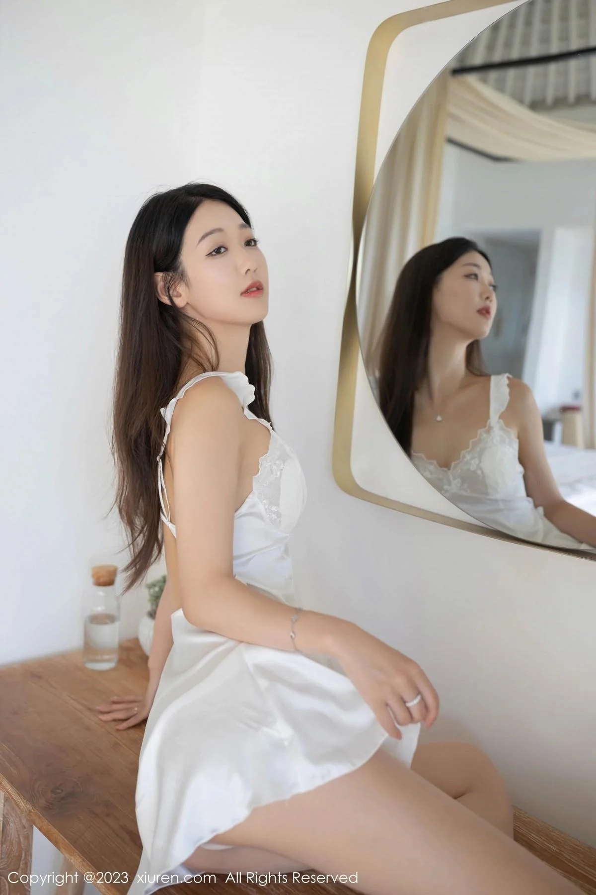唐安琪白色连衣长裙+性感白色吊带睡裙秀曼妙身姿绝美写真 第 26 张