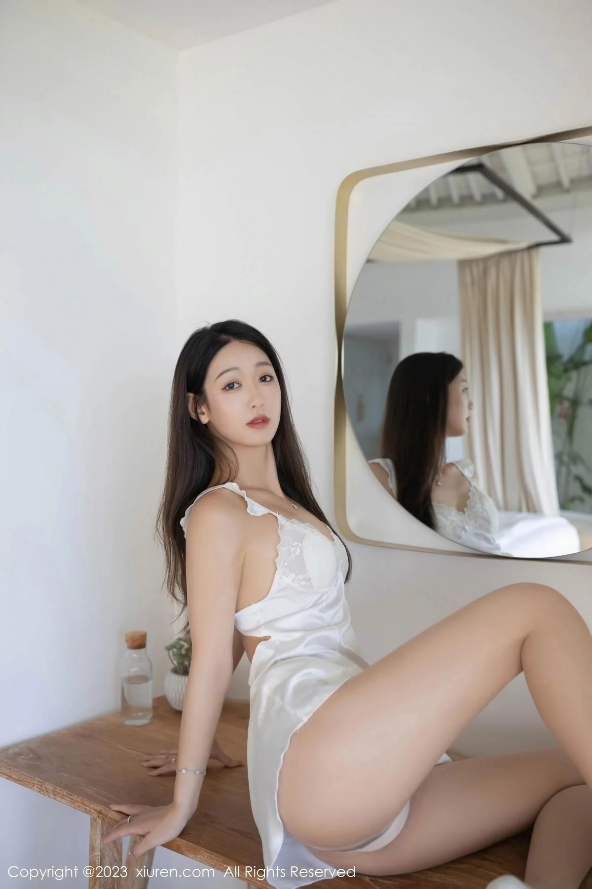 唐安琪白色连衣长裙+性感白色吊带睡裙秀曼妙身姿绝美写真 第 27 张