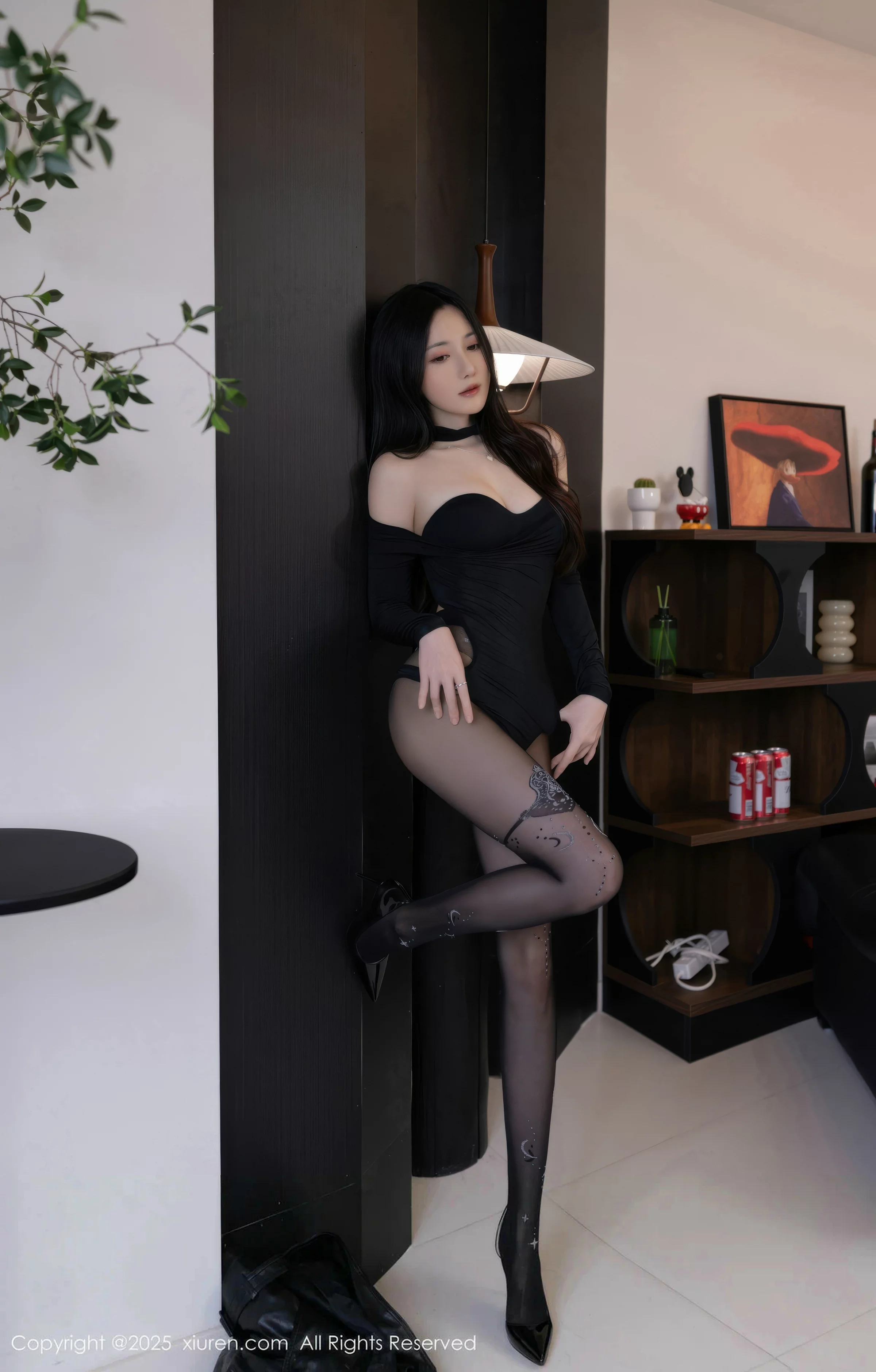 鱼子酱Fish黑色高叉连体衣配超薄黑丝秀曼妙身材绝美写真 第 30 张