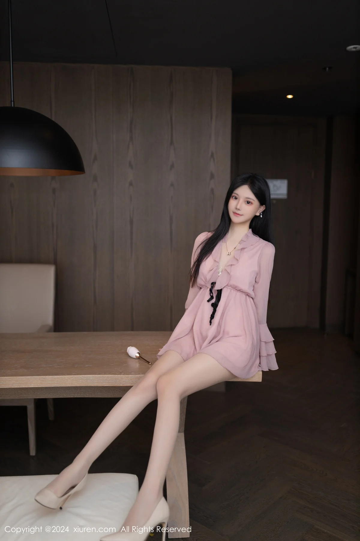 幼幼性感紫色连衣短裙+白色薄透情趣服秀完美身材绝美写真 第 6 张
