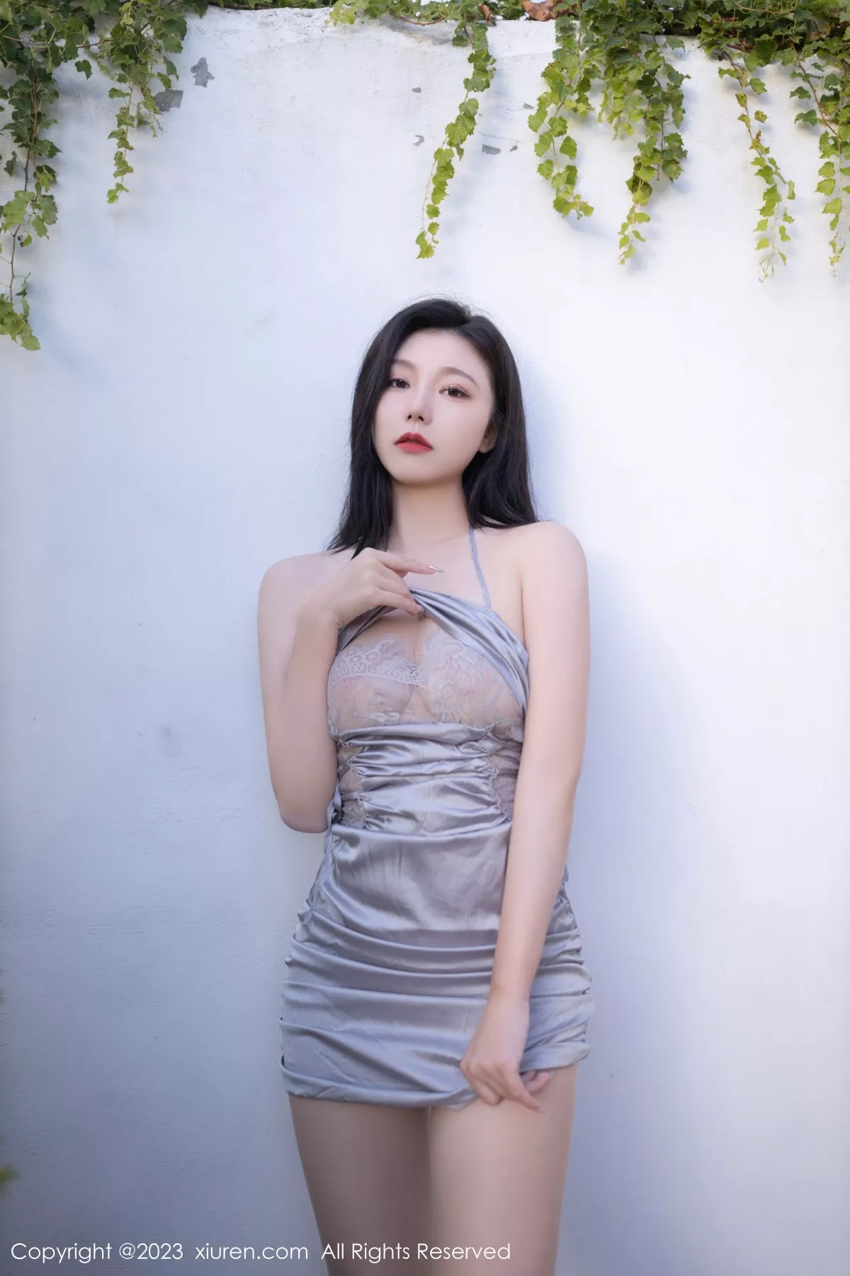 安然anran性感灰色吊带短裙配原色丝袜秀翘臀美腿绝美写真 第 29 张