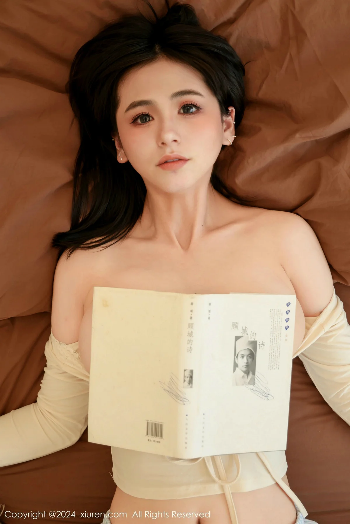 奶芙乔乔居家性感浅米色上衣配小短裤秀凹凸身材绝美写真 第 94 张