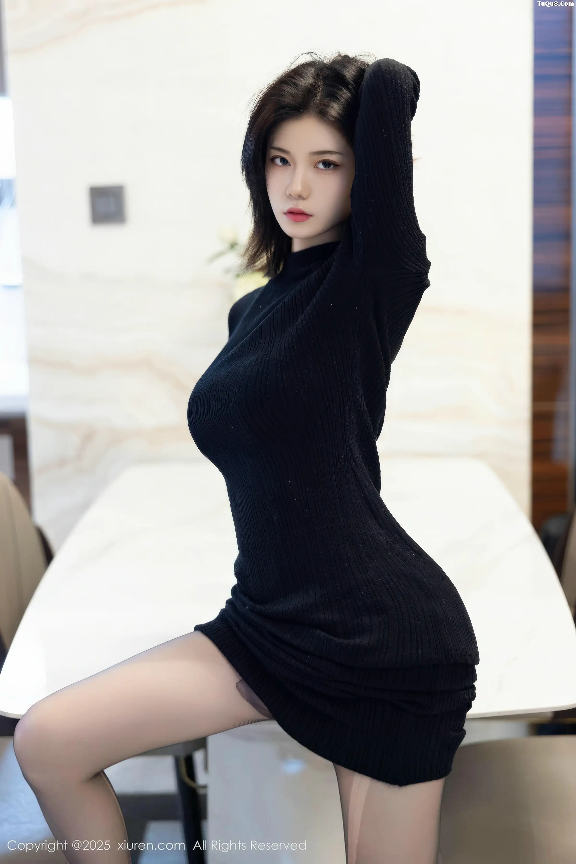 赵语嫣Baby黑色连衣裙配超薄黑丝秀曼妙身材绝美写真 第 13 张