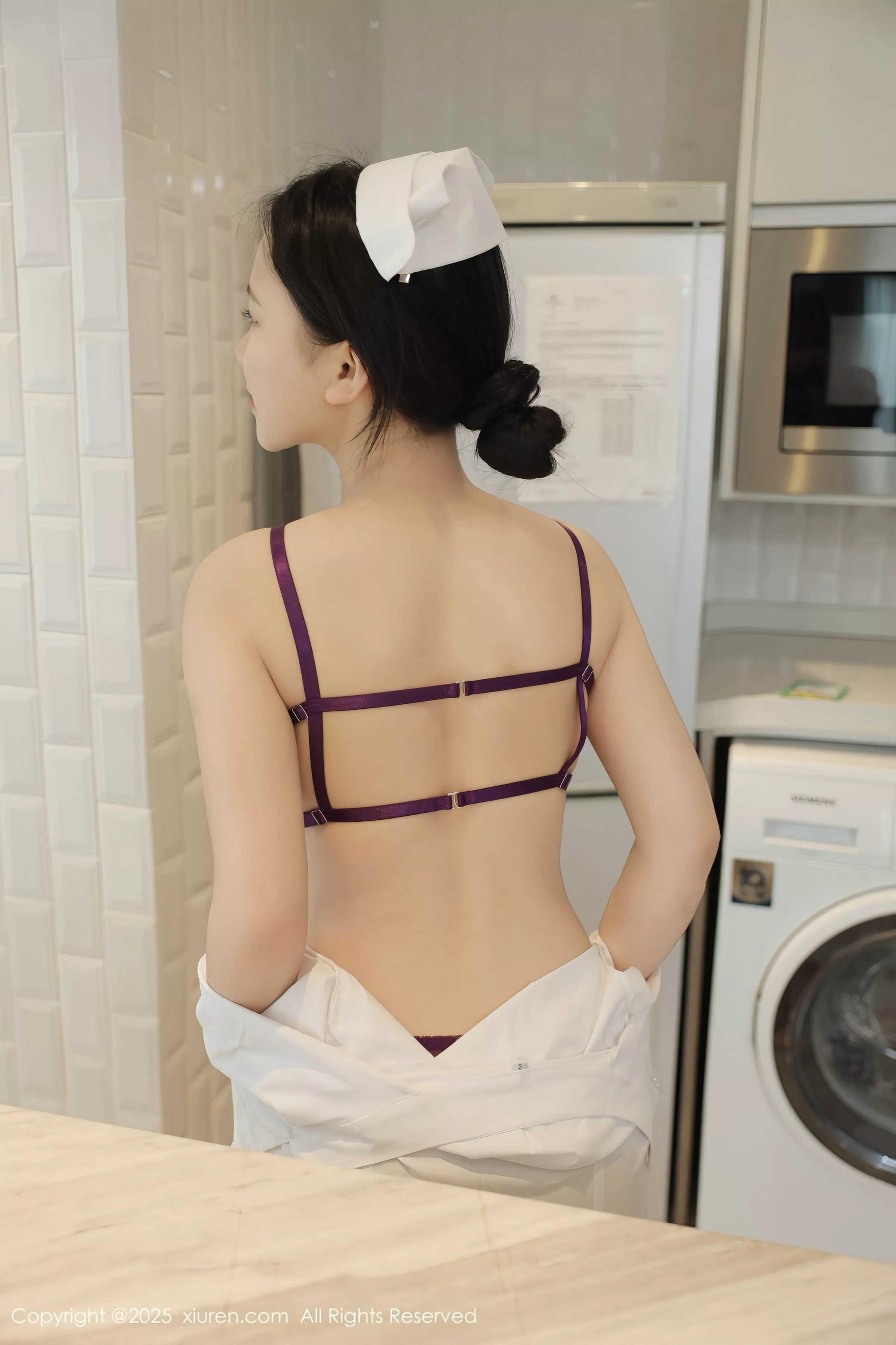 林嘉馨性感白色护士制服露紫色情趣内衣秀丰腴身材绝美写真 第 116 张