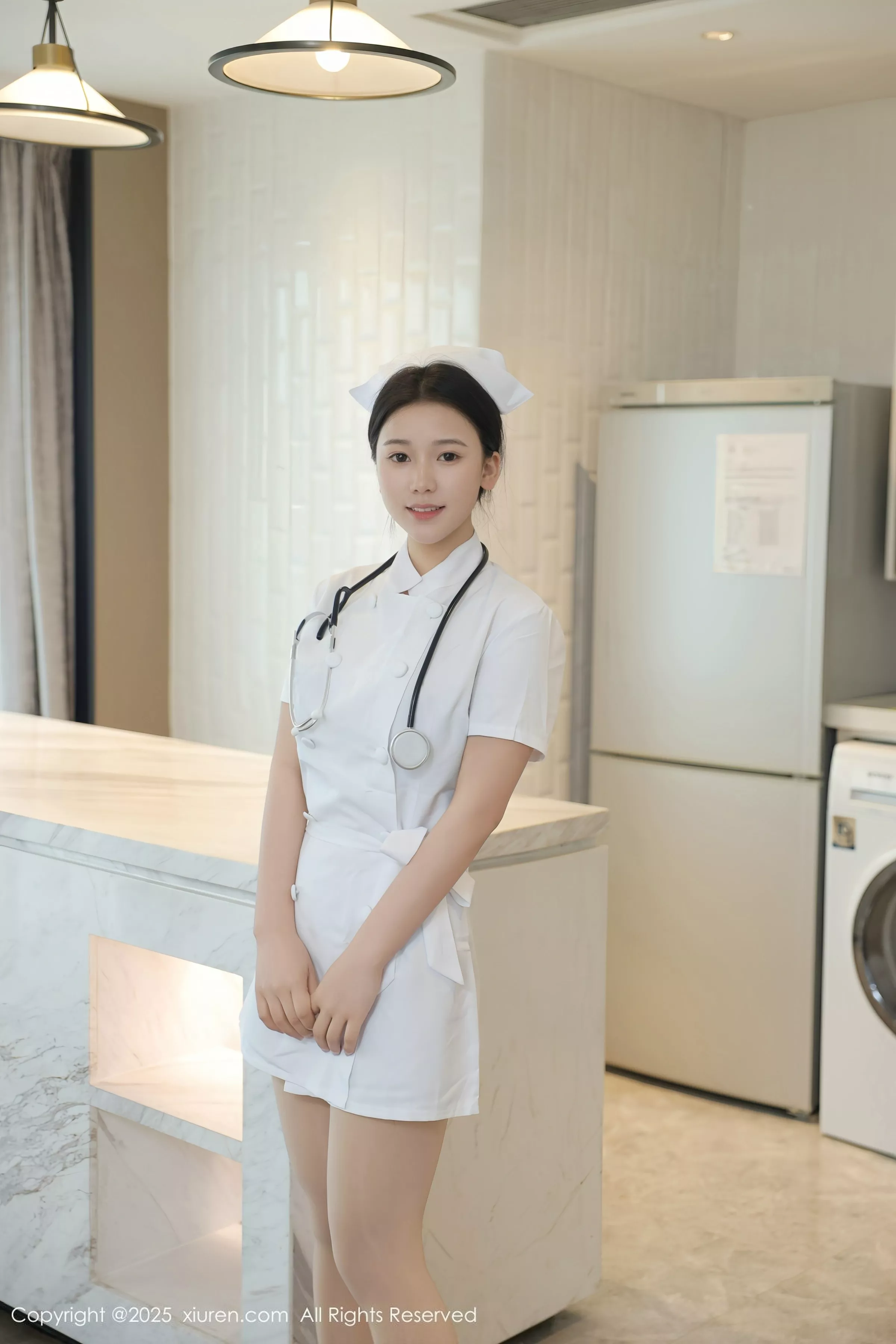 林嘉馨性感白色护士制服露紫色情趣内衣秀丰腴身材绝美写真 第 13 张