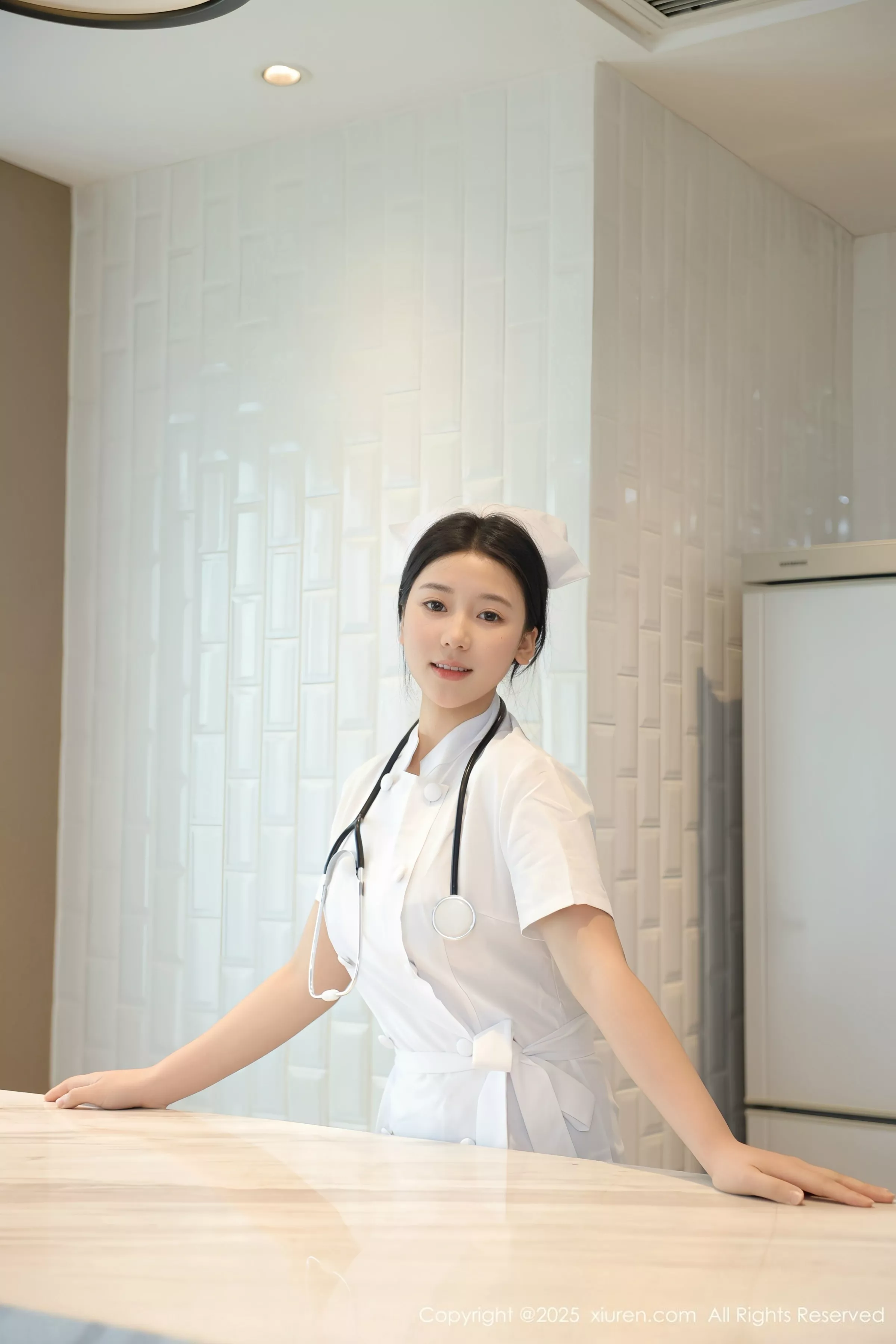 林嘉馨性感白色护士制服露紫色情趣内衣秀丰腴身材绝美写真 第 30 张