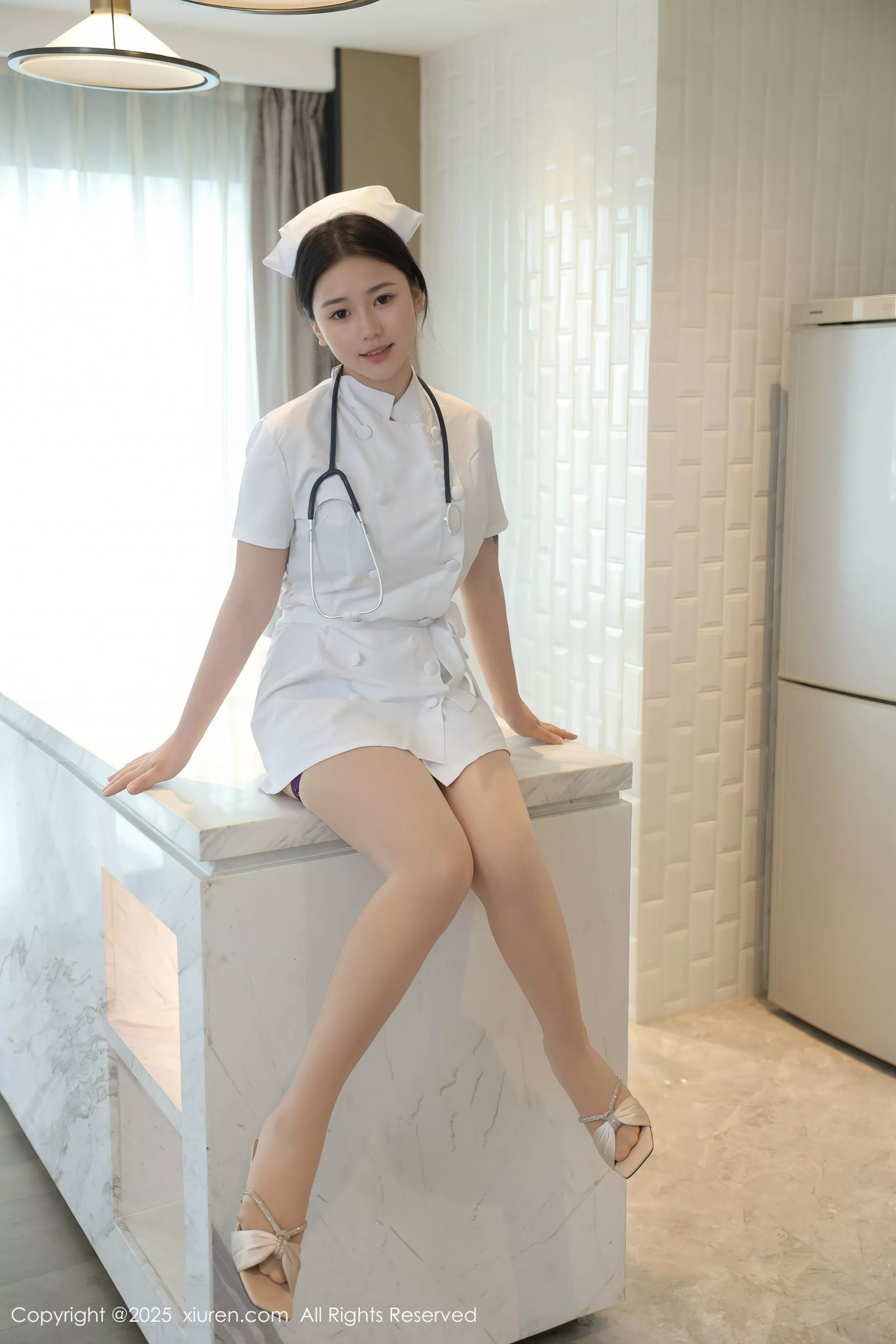 林嘉馨性感白色护士制服露紫色情趣内衣秀丰腴身材绝美写真 第 37 张