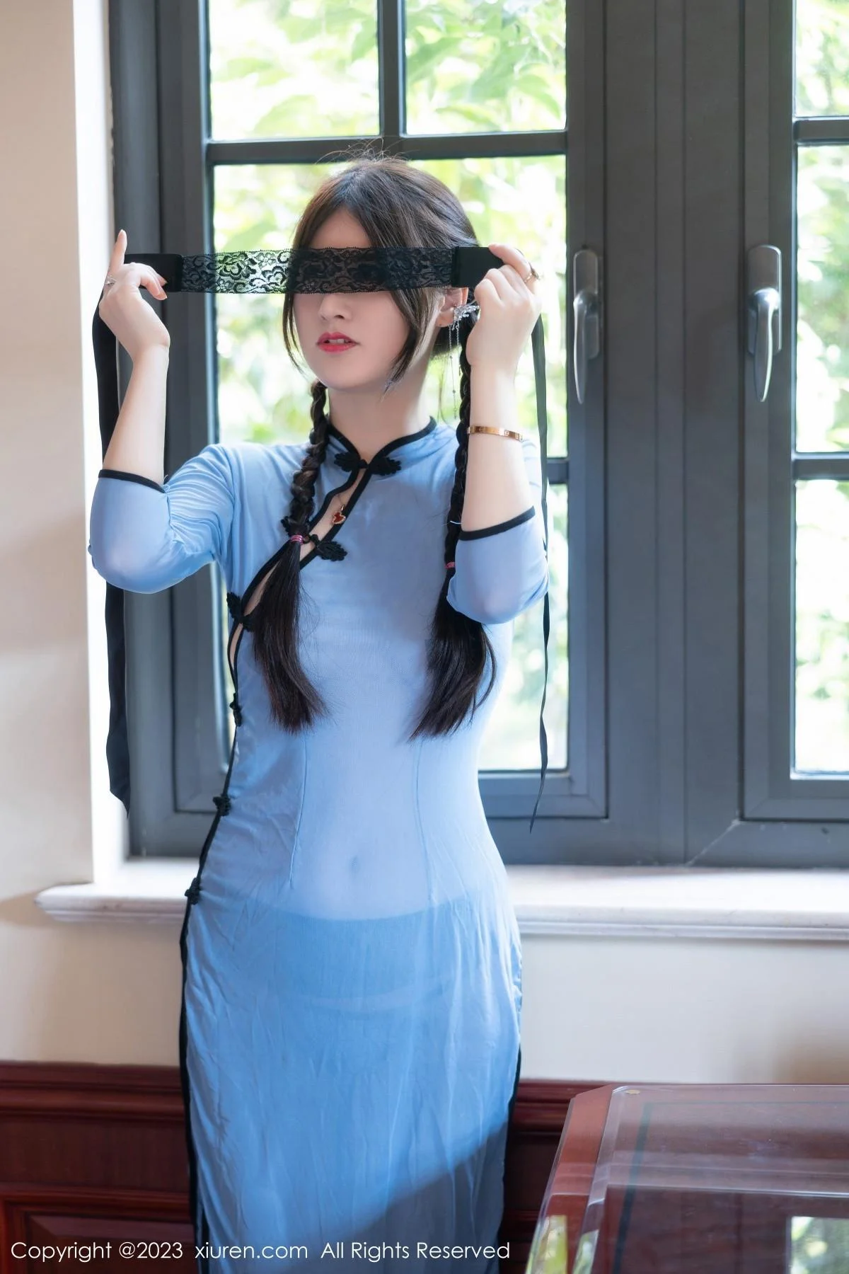 诗诗kiki私房浴室性感蓝色轻透旗袍露豪乳遮点惹火绝美写真 第 1 张