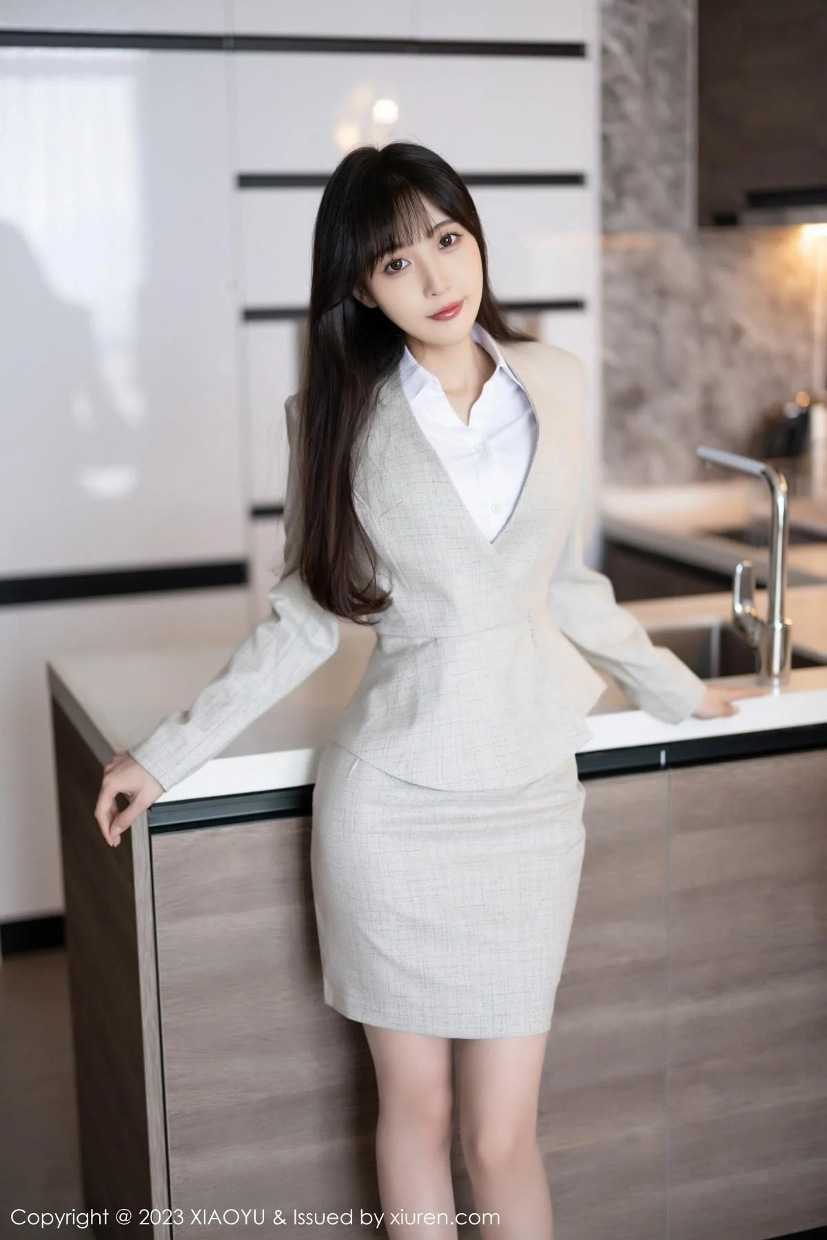 林星阑半脱Ol职业装露性感墨绿色内衣配原色丝袜绝美写真 第 15 张