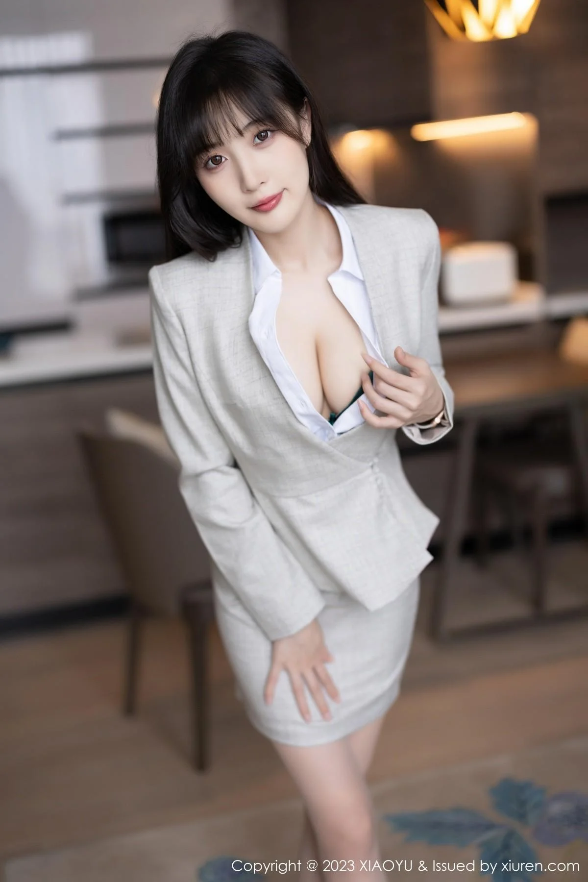 林星阑半脱Ol职业装露性感墨绿色内衣配原色丝袜绝美写真 第 49 张