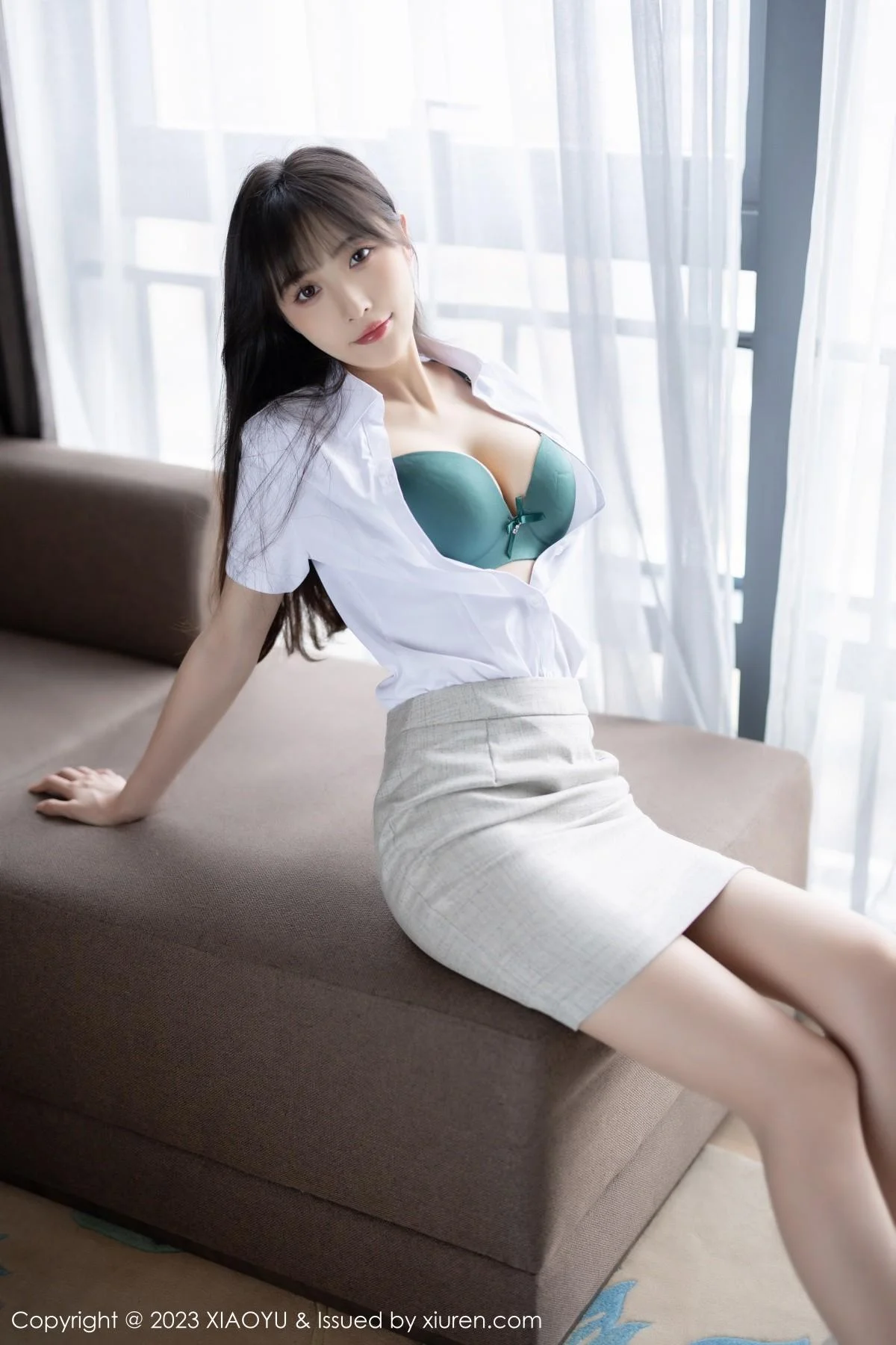 林星阑半脱Ol职业装露性感墨绿色内衣配原色丝袜绝美写真 第 91 张