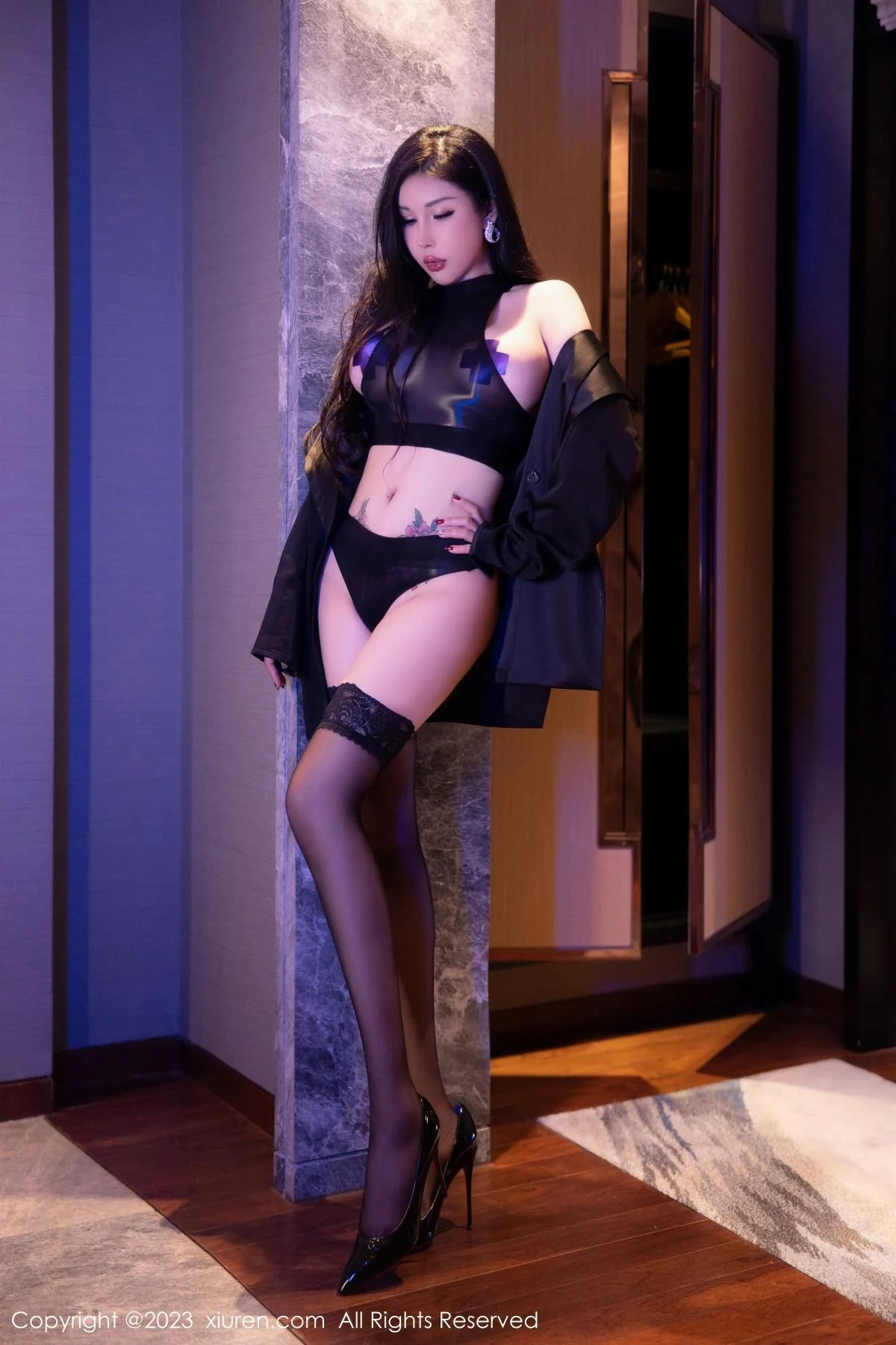 田冰冰私房脱外衣露性感黑色情趣服饰秀豪乳遮点绝美写真 第 14 张