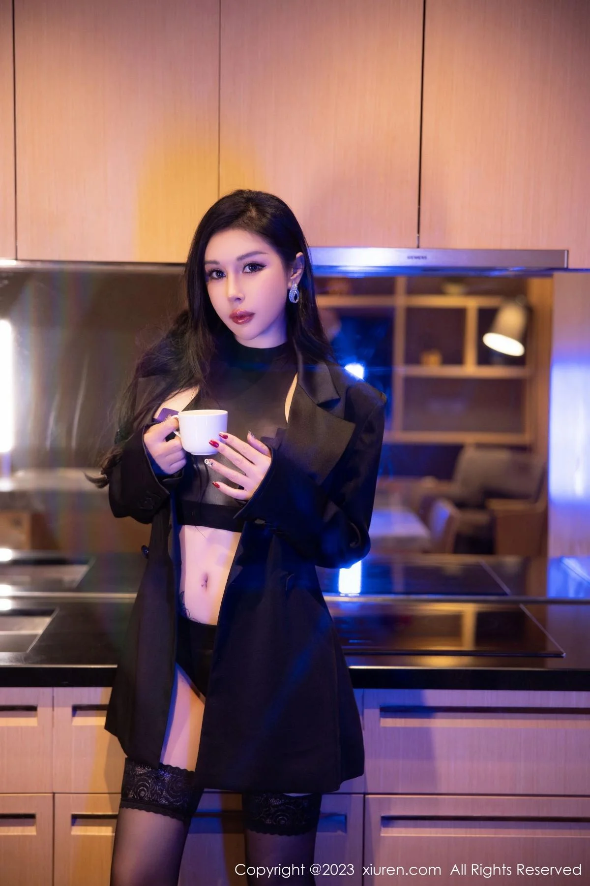 田冰冰私房脱外衣露性感黑色情趣服饰秀豪乳遮点绝美写真 第 3 张