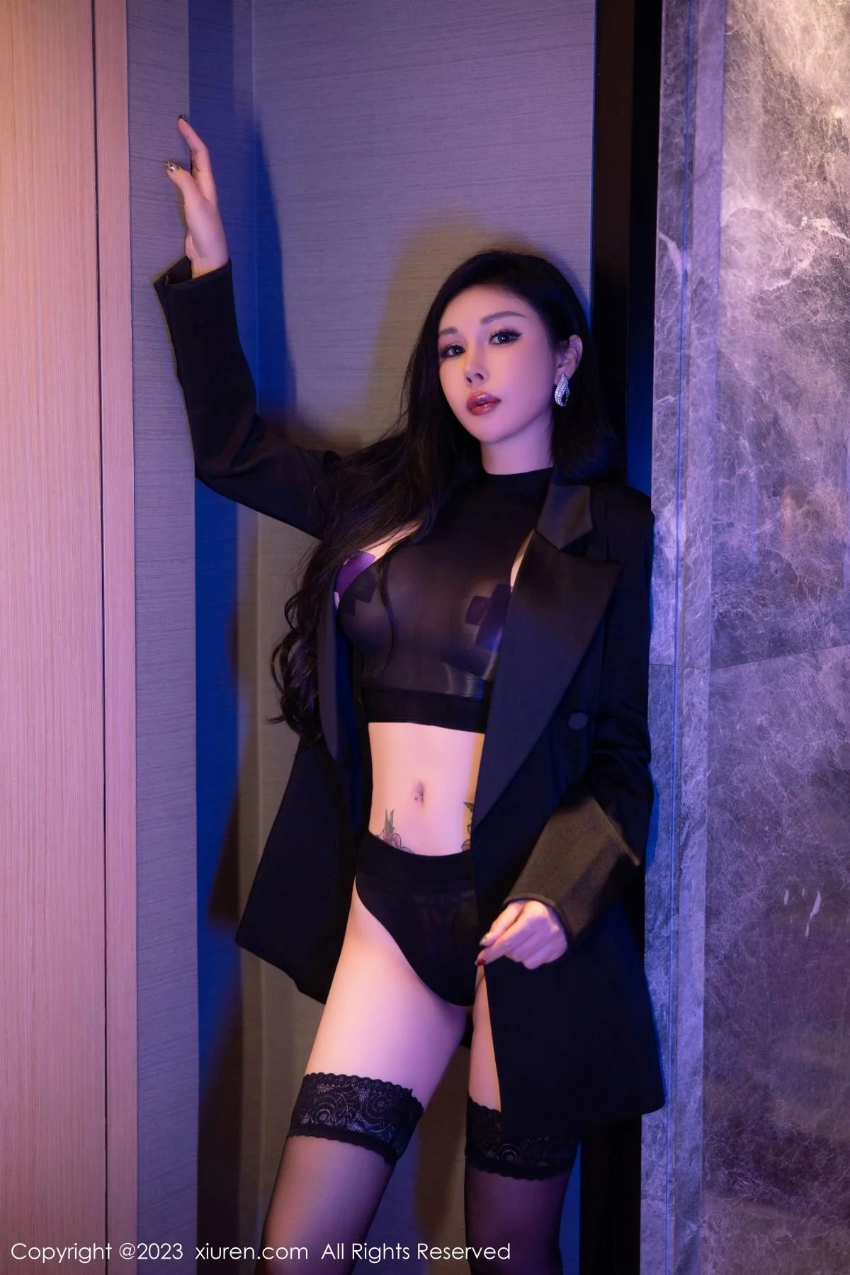 田冰冰私房脱外衣露性感黑色情趣服饰秀豪乳遮点绝美写真 第 5 张