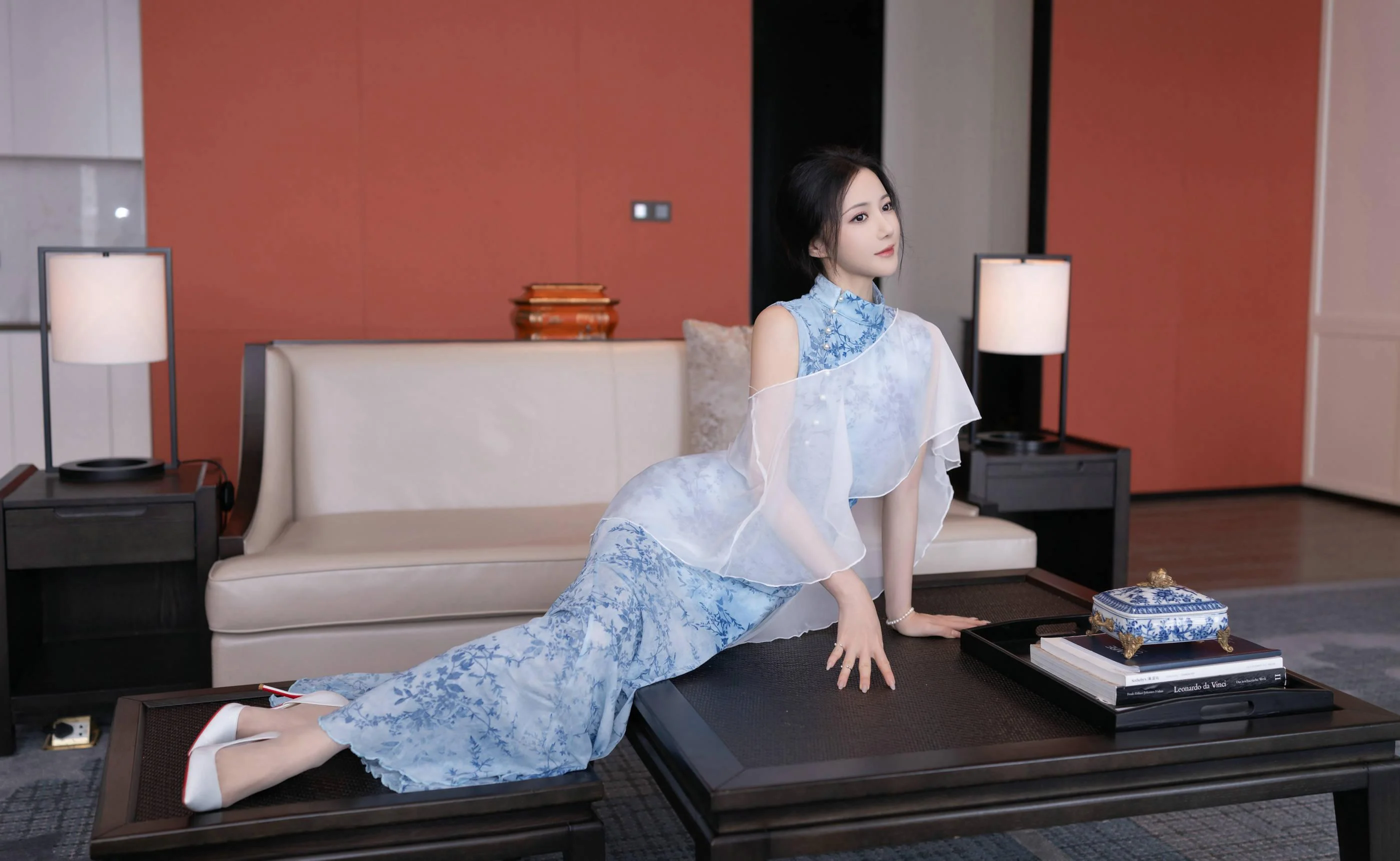[秀人付费] 鱼子酱Fish 诱人私拍福利 青瓷透视网纱 第 1 张