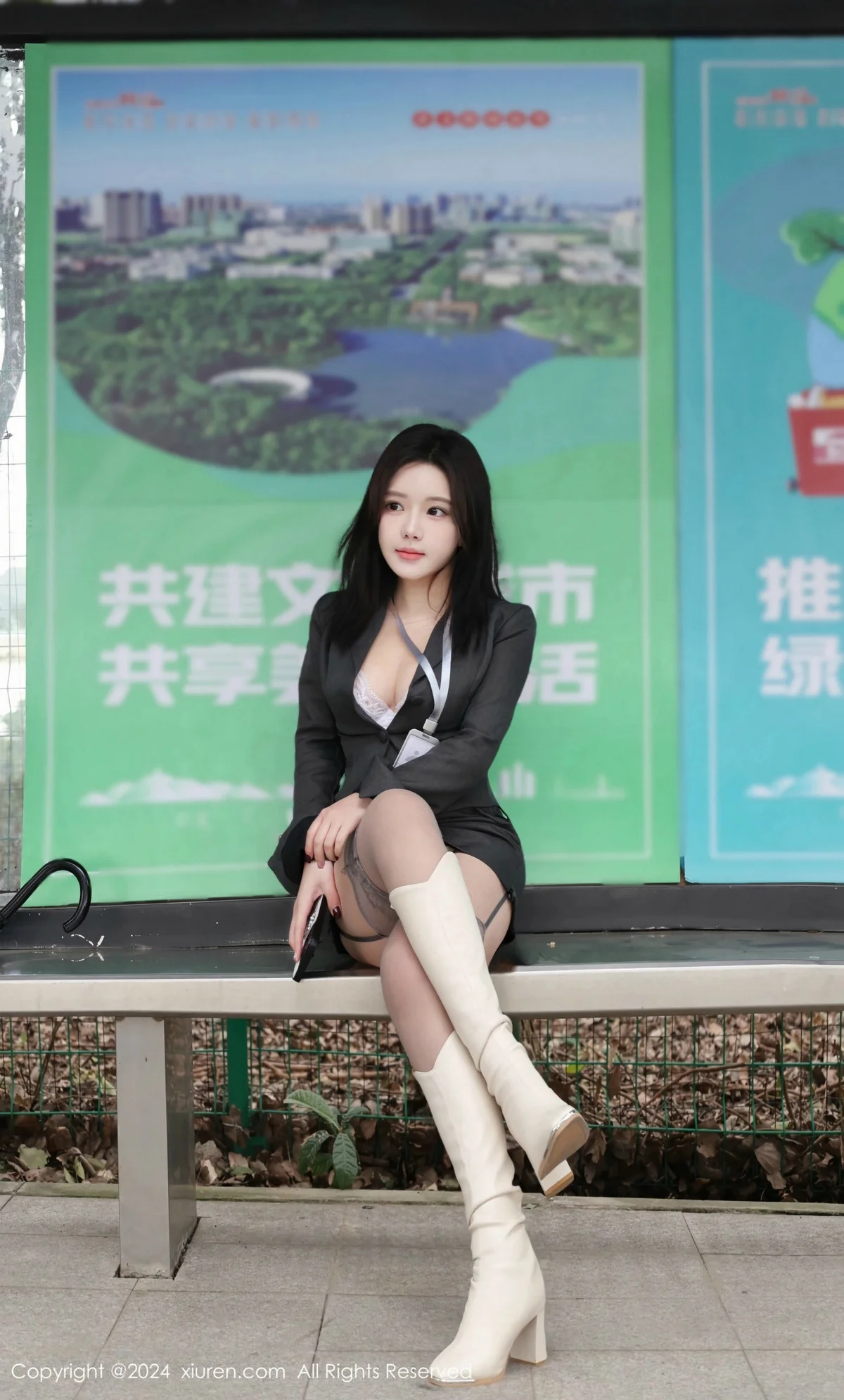 小薯条nienie性感OL制服露情趣内衣配灰丝吊袜秀美腿绝美写真 第 16 张