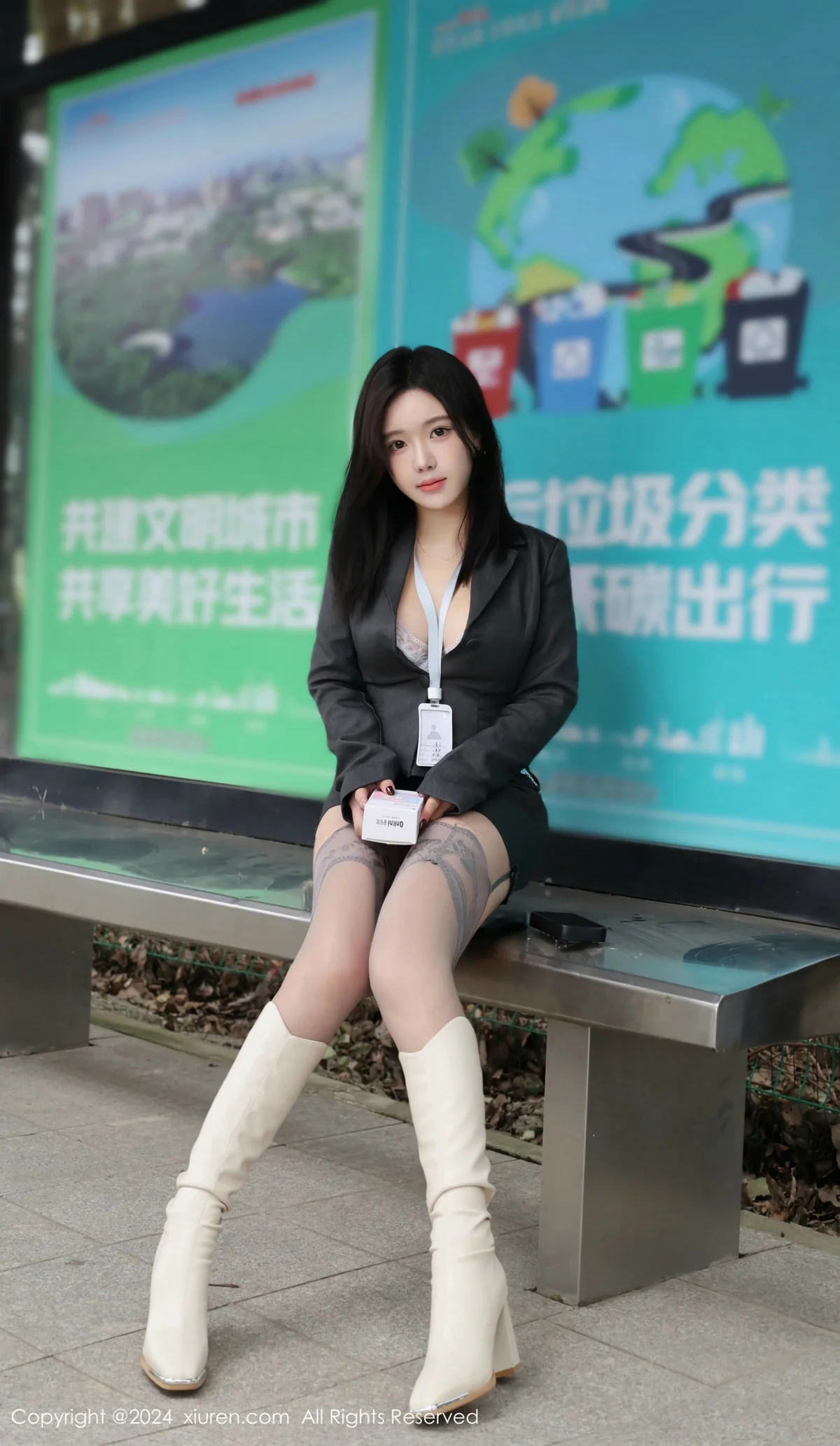 小薯条nienie性感OL制服露情趣内衣配灰丝吊袜秀美腿绝美写真 第 27 张