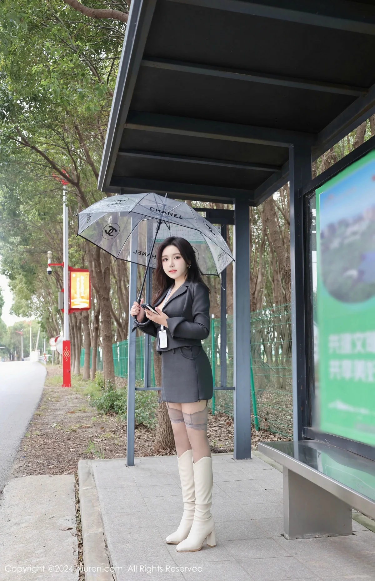 小薯条nienie性感OL制服露情趣内衣配灰丝吊袜秀美腿绝美写真 第 56 张