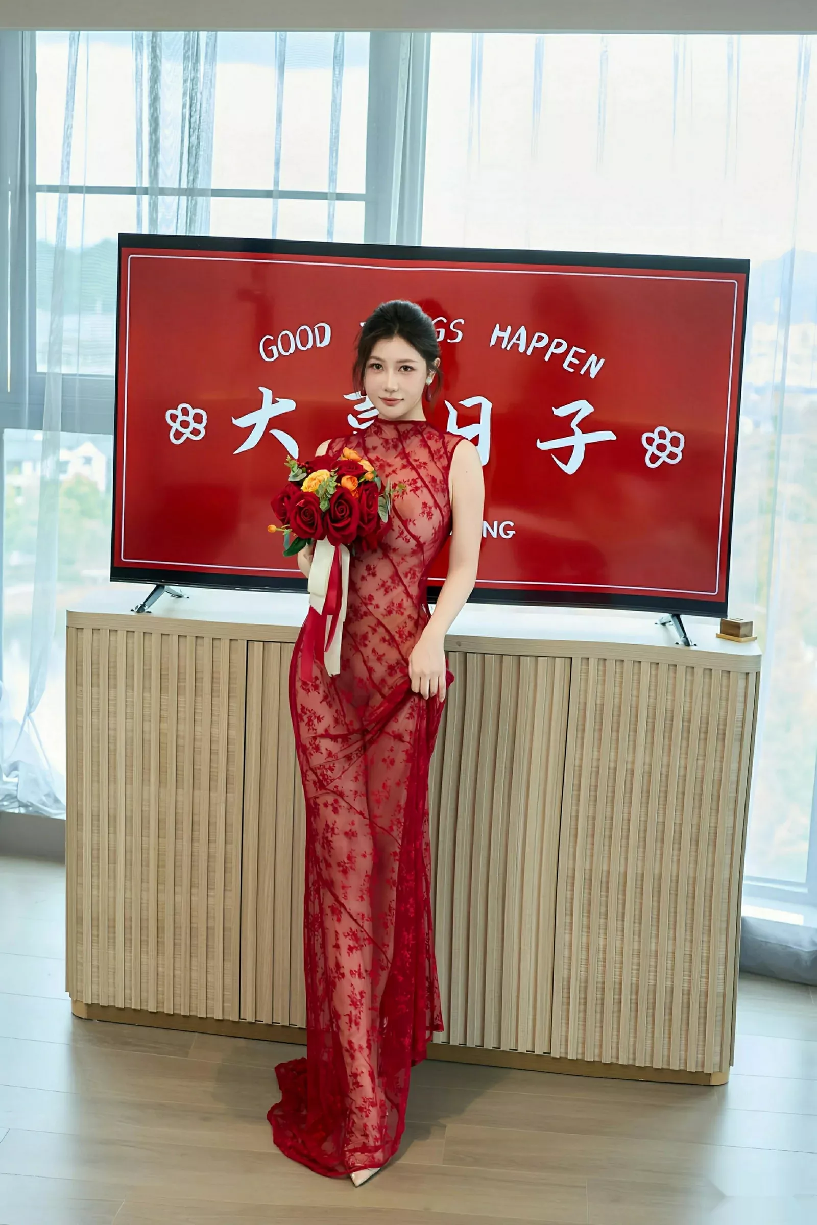 尹甜甜性感红色新娘晨袍配肉色丝袜秀完美身材迷人绝美写真 第 15 张