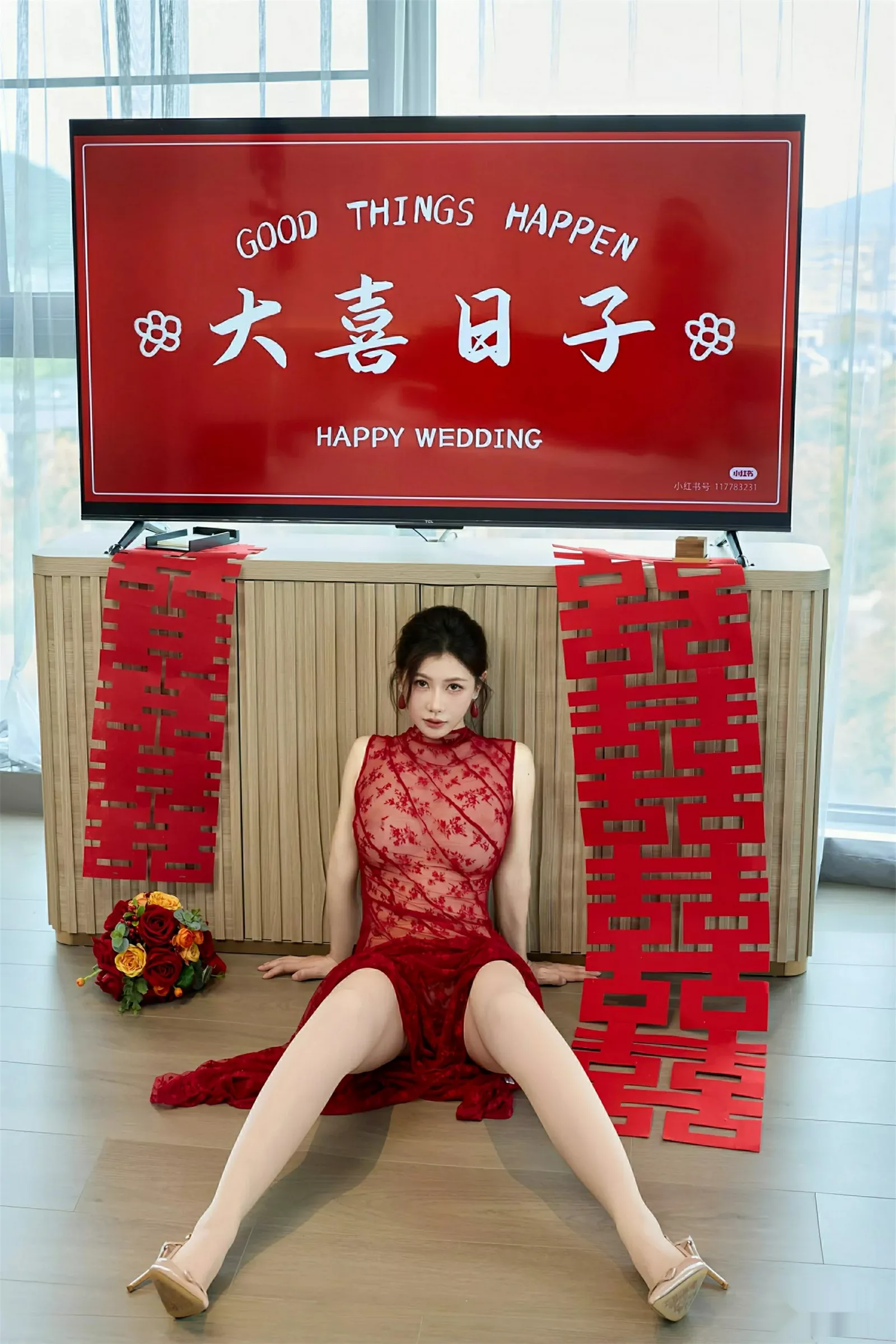 尹甜甜性感红色新娘晨袍配肉色丝袜秀完美身材迷人绝美写真 第 46 张