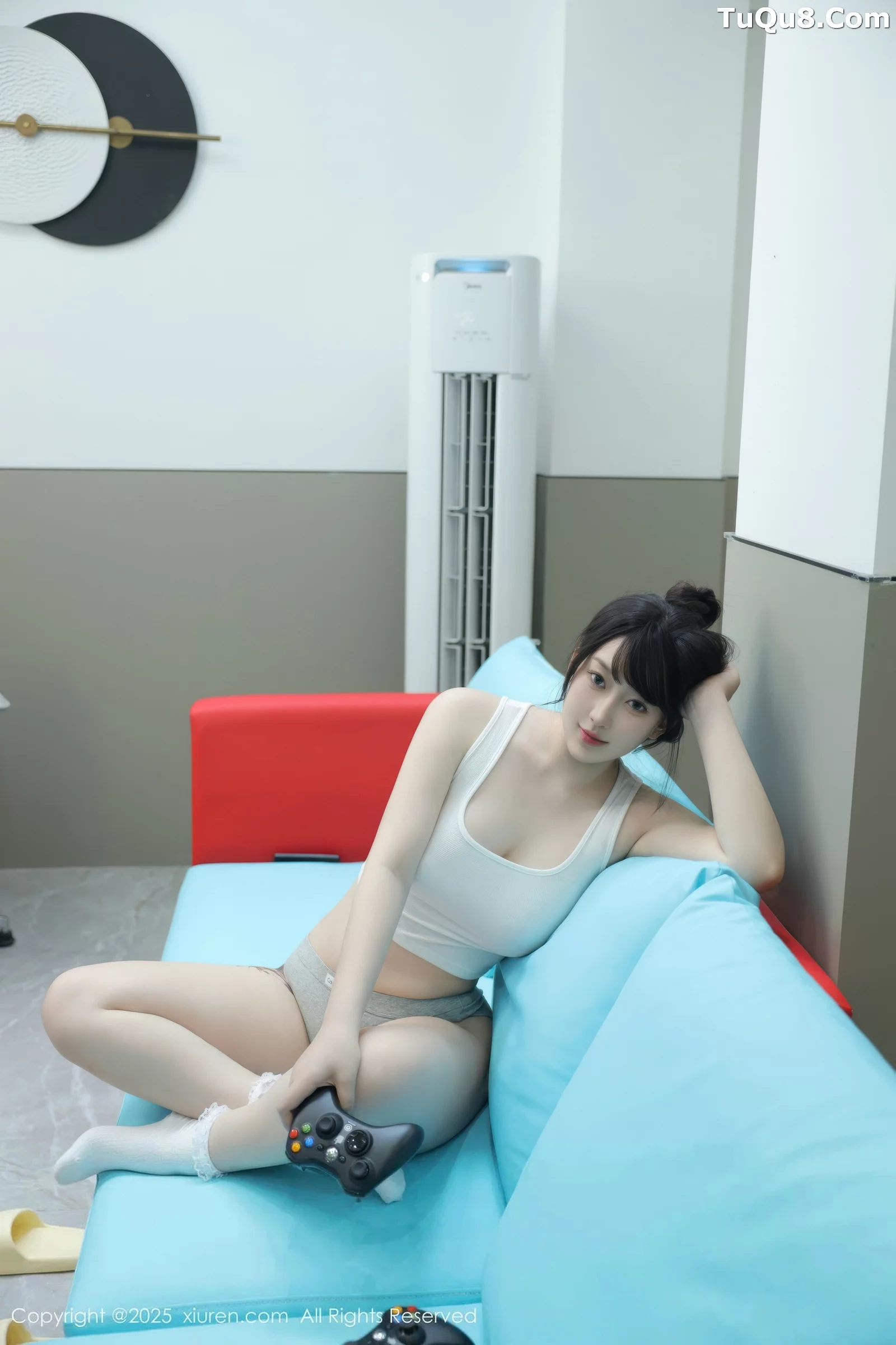 李沁恩lrene性感白色居家上衣配灰色内衣秀丰腴身材绝美写真 第 11 张