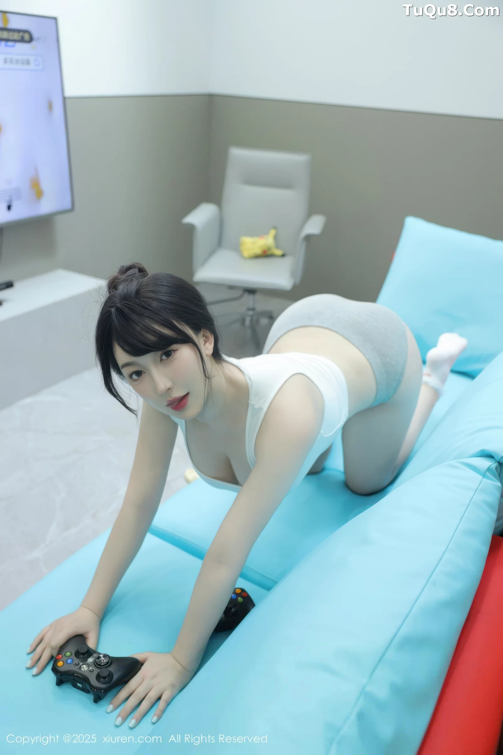 李沁恩lrene性感白色居家上衣配灰色内衣秀丰腴身材绝美写真 第 28 张