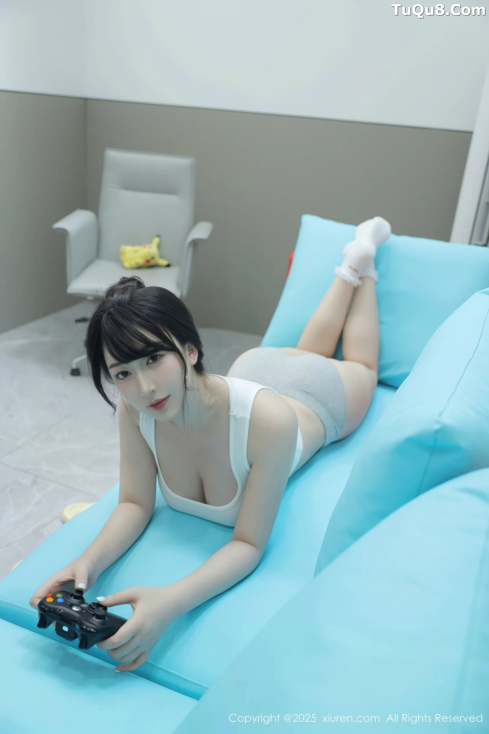李沁恩lrene性感白色居家上衣配灰色内衣秀丰腴身材绝美写真 第 31 张