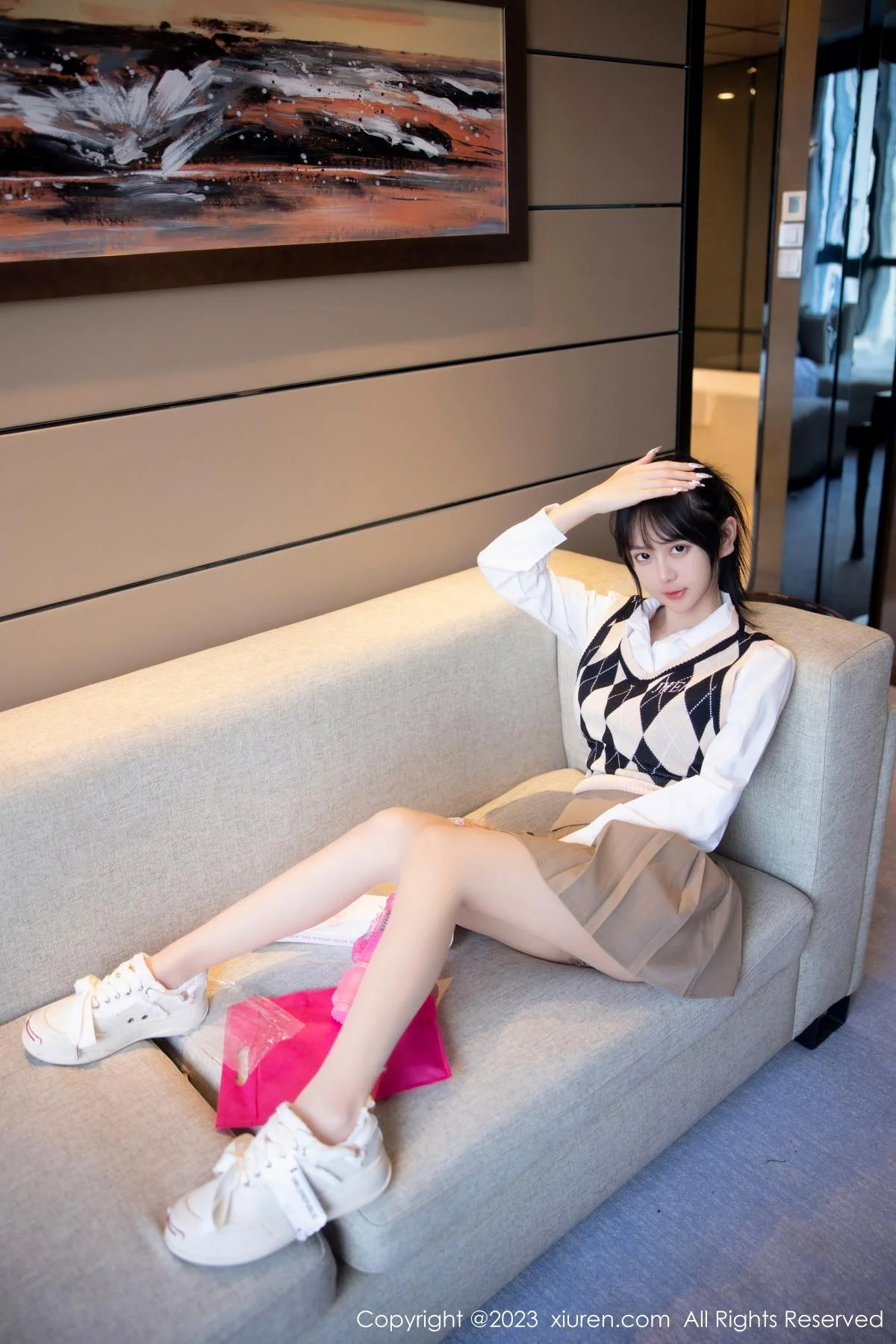 谢小蒽私房半脱露粉色蕾丝内衣配超薄无内肉丝惹火绝美写真 第 11 张