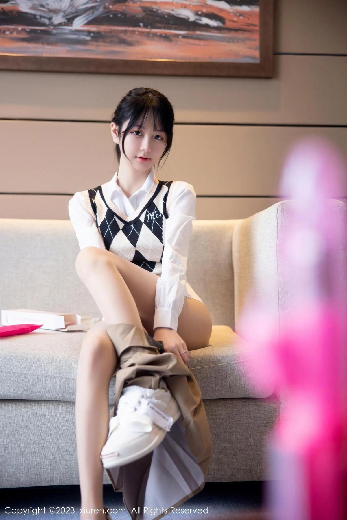 谢小蒽私房半脱露粉色蕾丝内衣配超薄无内肉丝惹火绝美写真 第 13 张