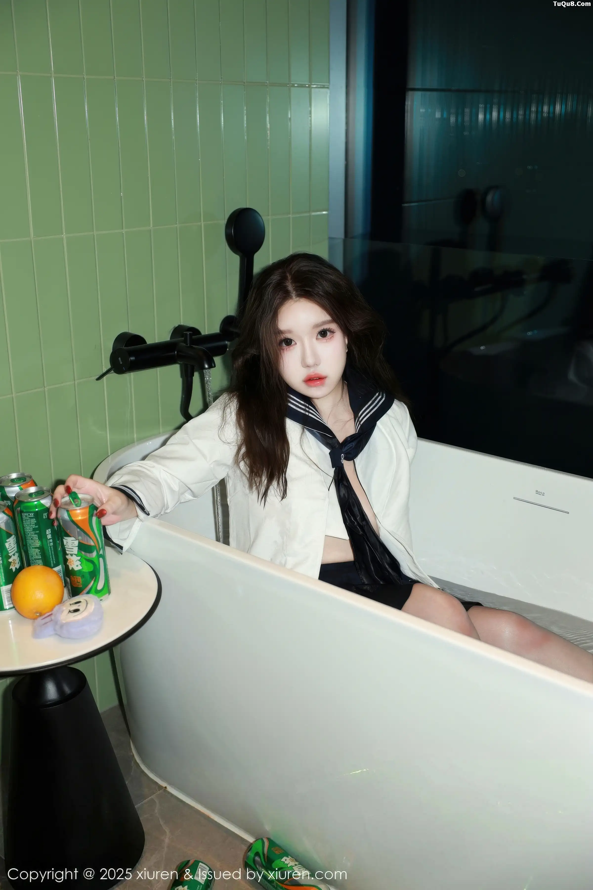 小薯条nienie性感白T配黑色短裙露超薄黑丝秀美腿绝美写真 第 68 张