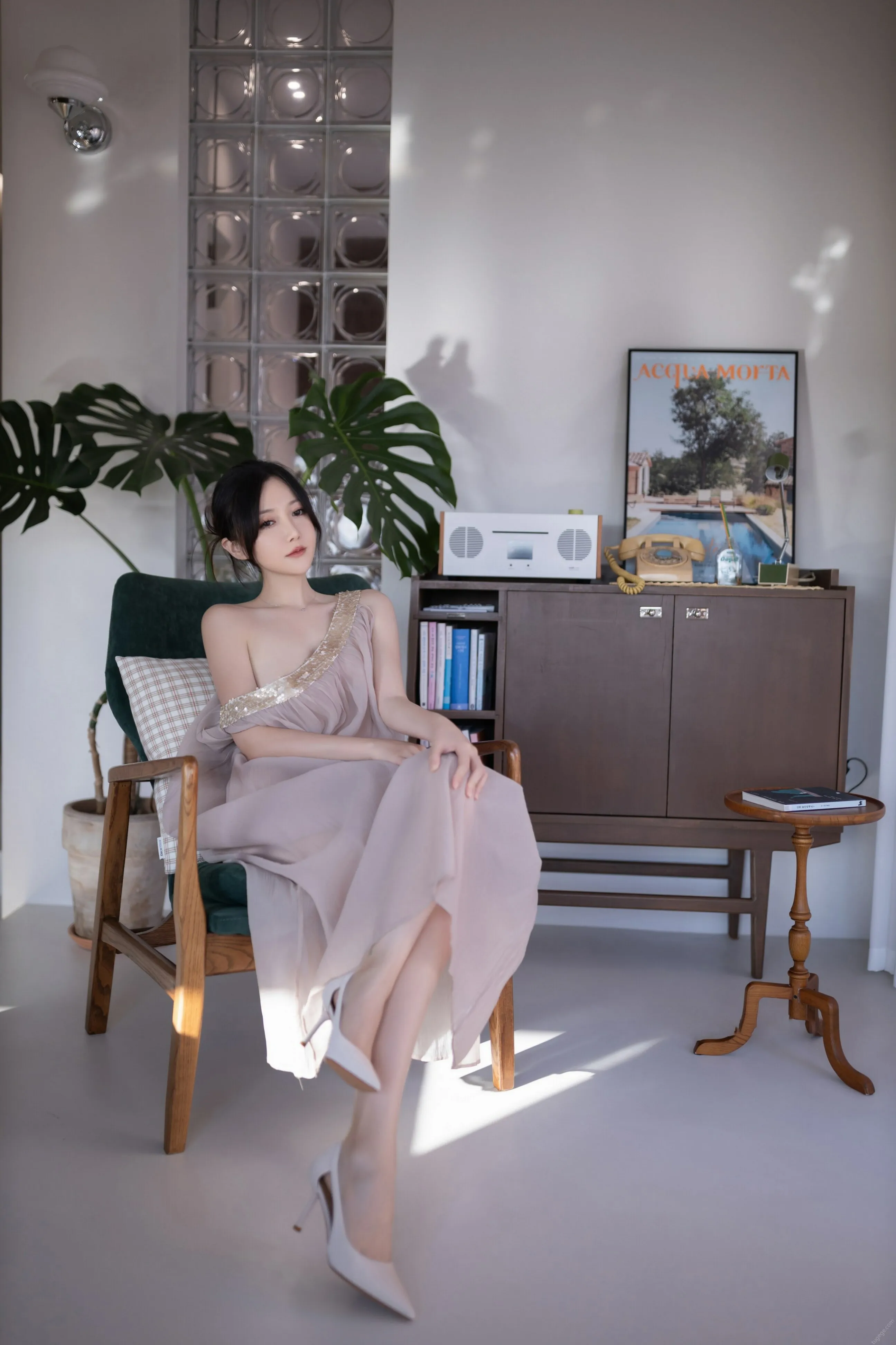[秀人付费] 鱼子酱Fish 诱人私拍福利 抹胸芦苇女人 第 100 张