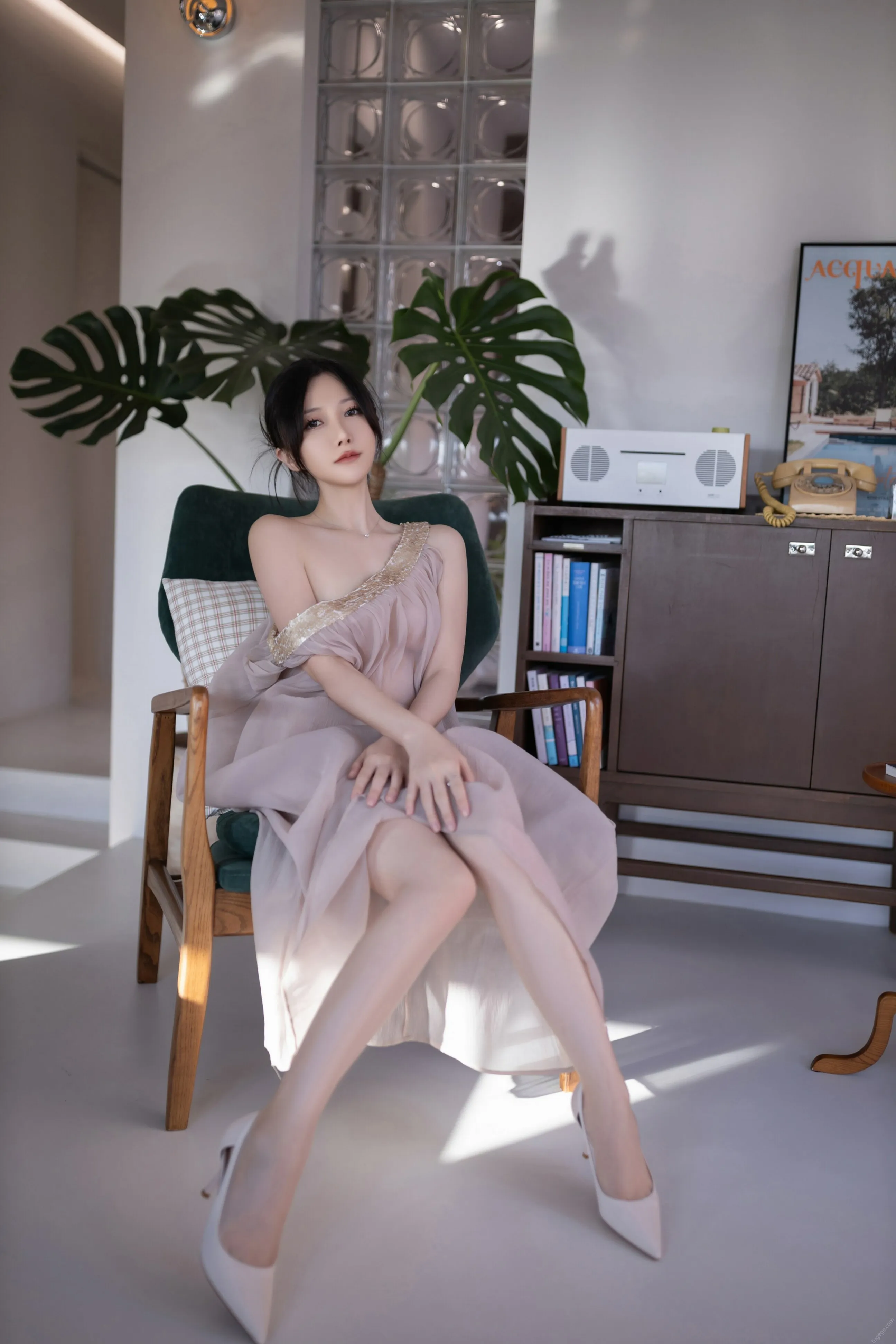 [秀人付费] 鱼子酱Fish 诱人私拍福利 抹胸芦苇女人 第 103 张