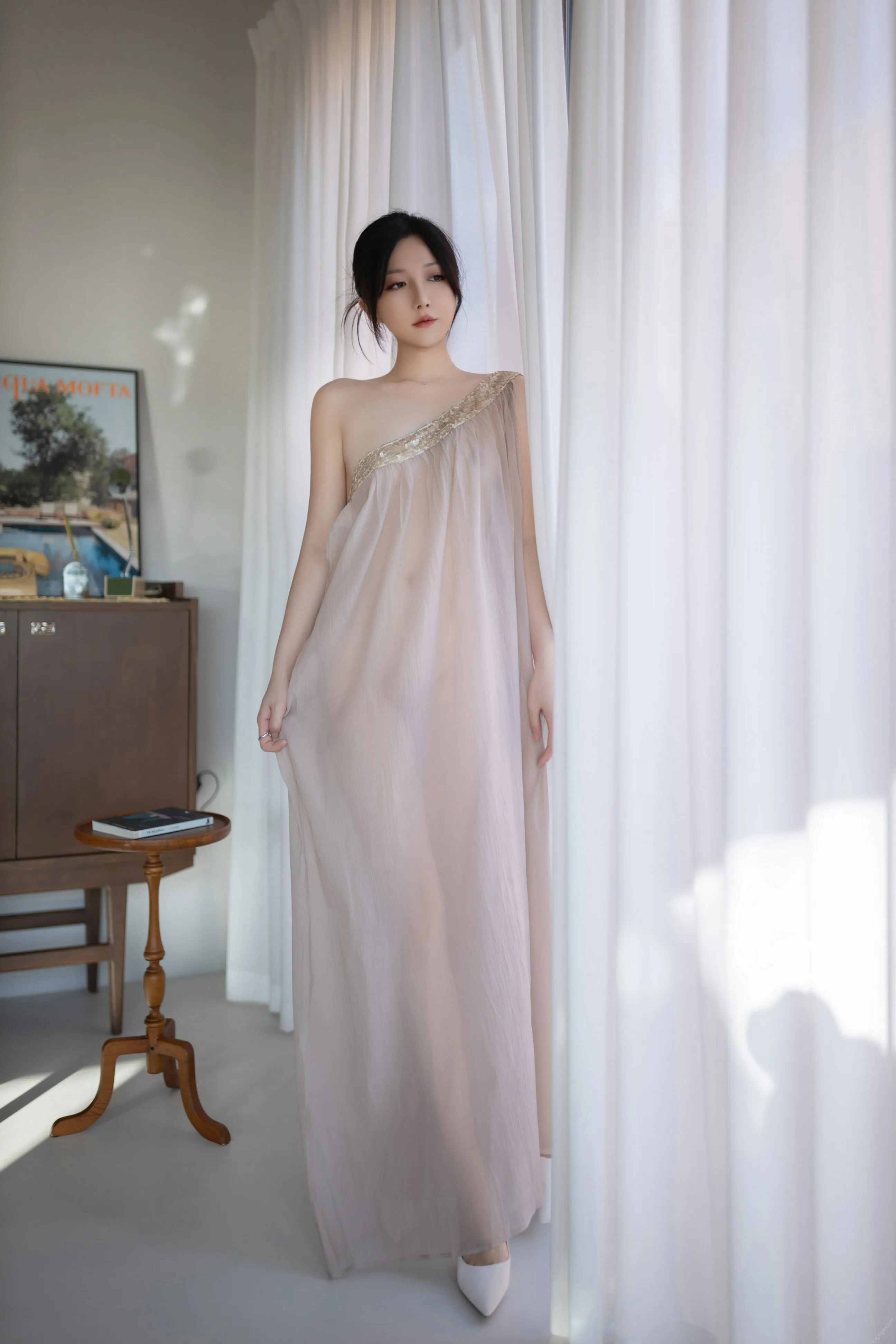 [秀人付费] 鱼子酱Fish 诱人私拍福利 抹胸芦苇女人 第 138 张