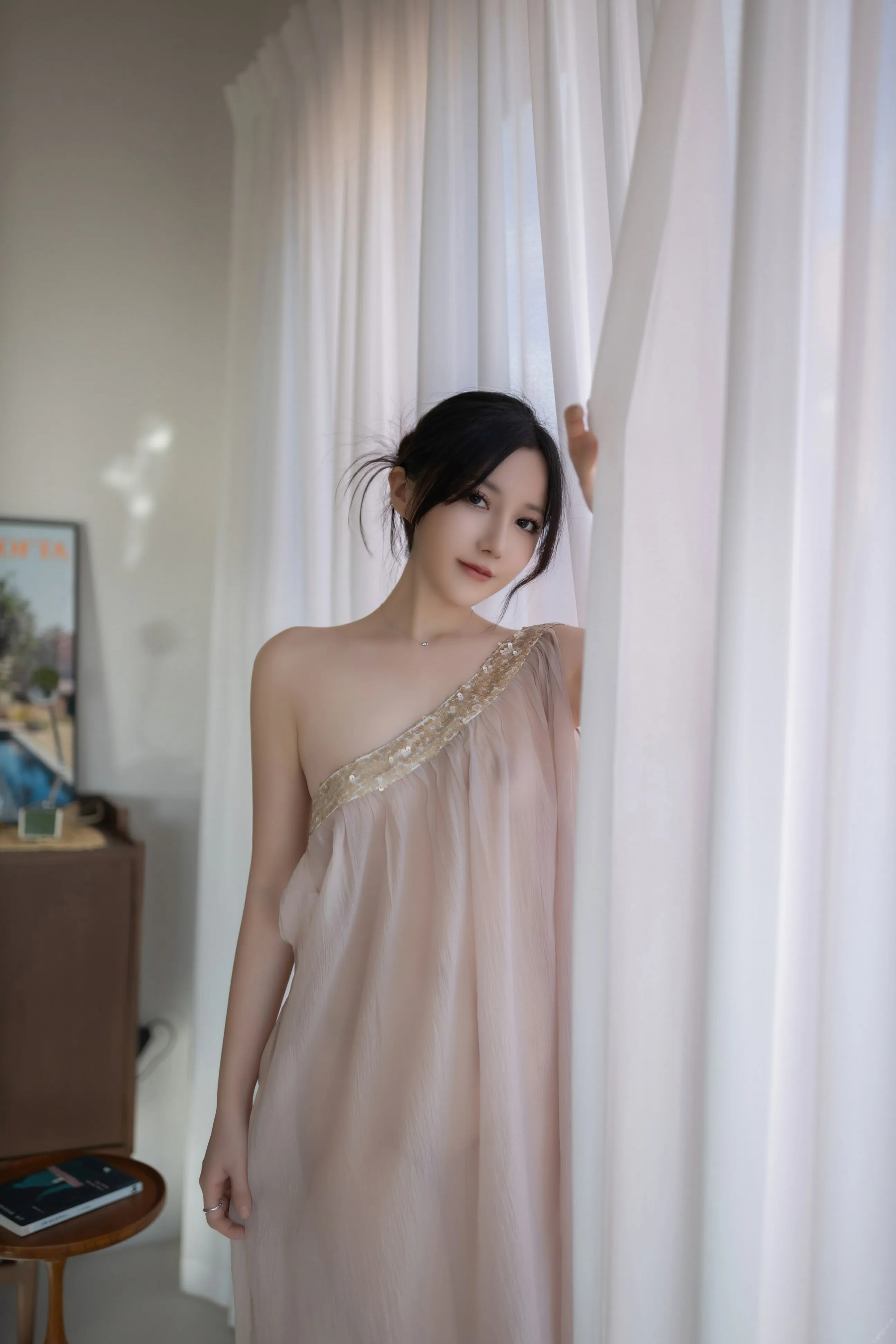 [秀人付费] 鱼子酱Fish 诱人私拍福利 抹胸芦苇女人 第 139 张