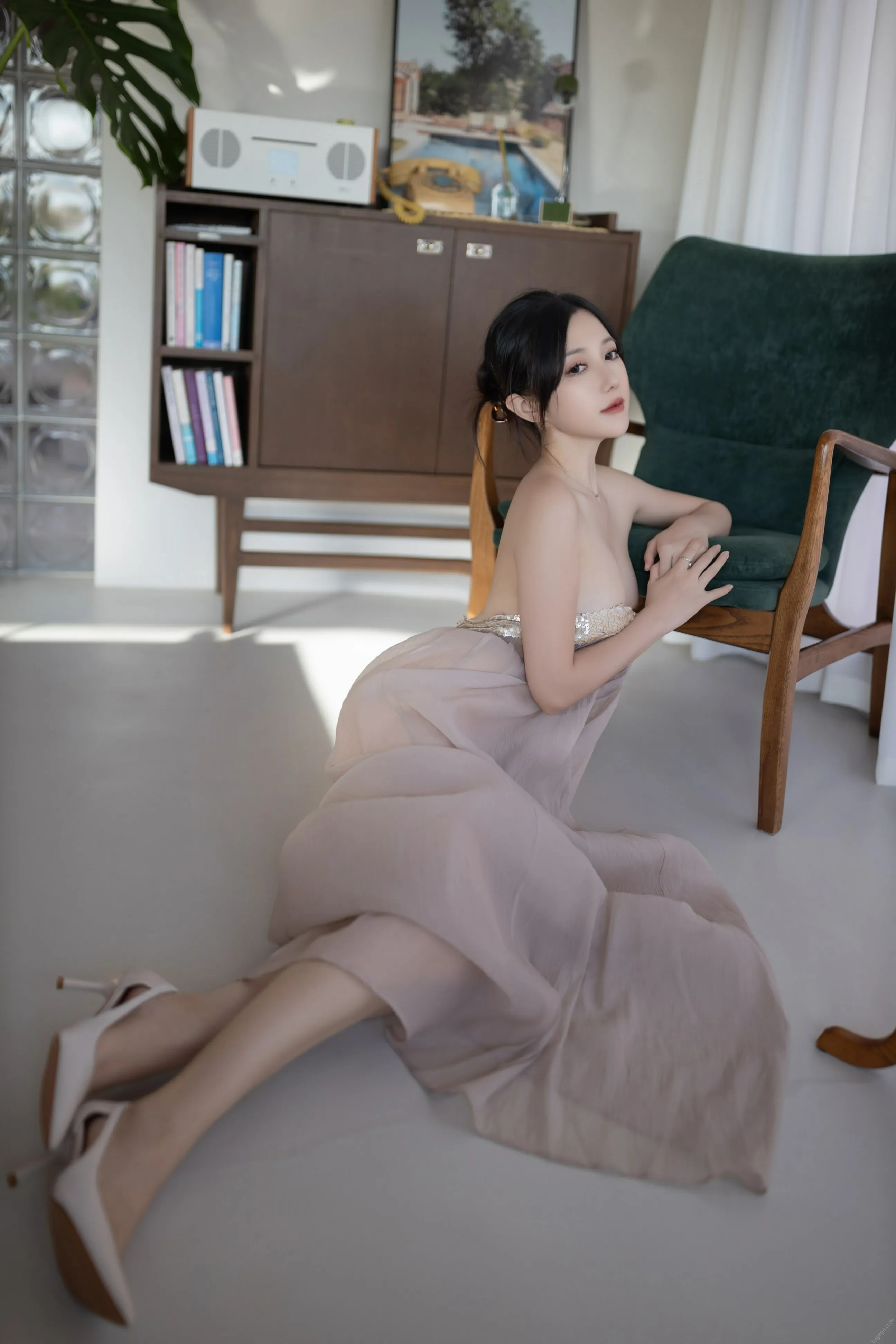 [秀人付费] 鱼子酱Fish 诱人私拍福利 抹胸芦苇女人 第 162 张