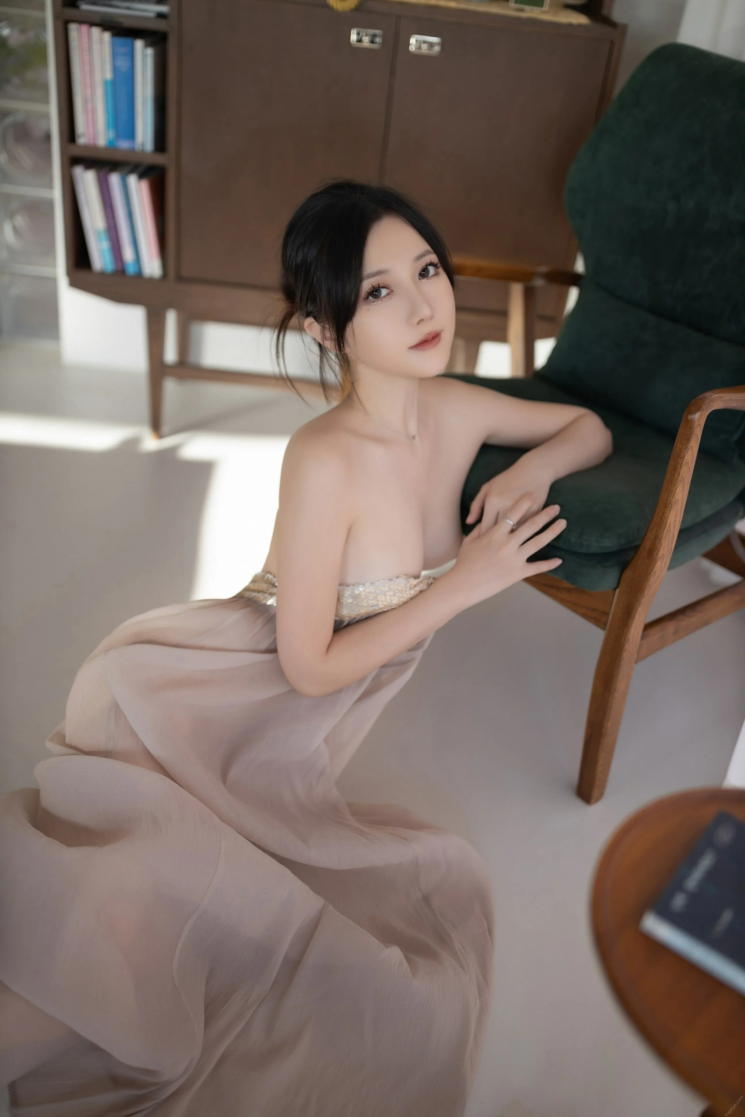 [秀人付费] 鱼子酱Fish 诱人私拍福利 抹胸芦苇女人 第 168 张
