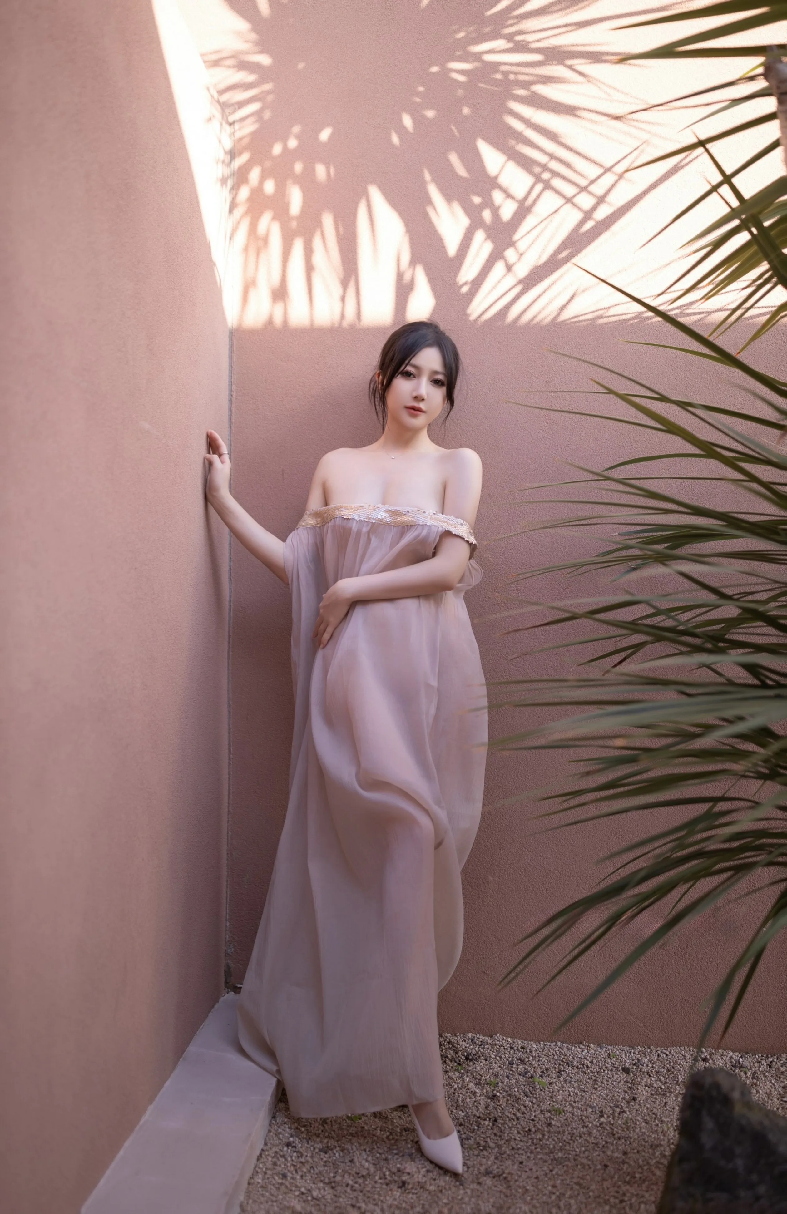 [秀人付费] 鱼子酱Fish 诱人私拍福利 抹胸芦苇女人 第 92 张