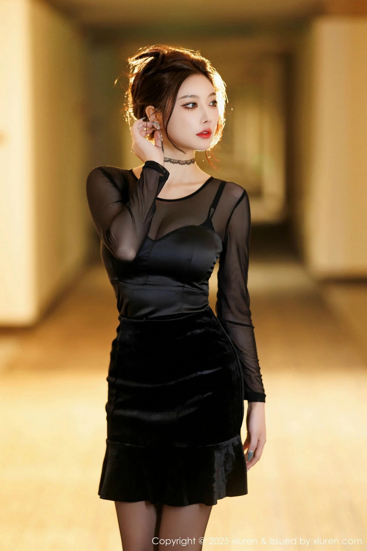 杨晨晨Yome黑色连衣短裙露黑色内衣配开档黑丝极致魅惑写真 第 2 张