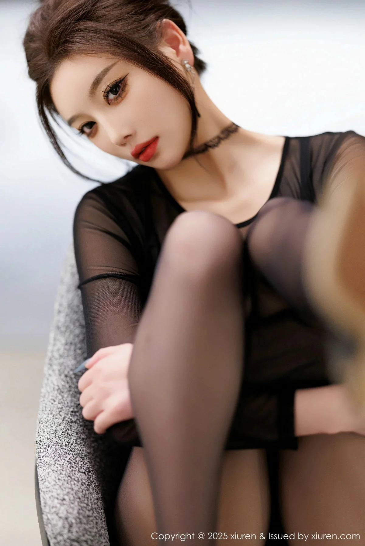 杨晨晨Yome黑色连衣短裙露黑色内衣配开档黑丝极致魅惑写真 第 36 张