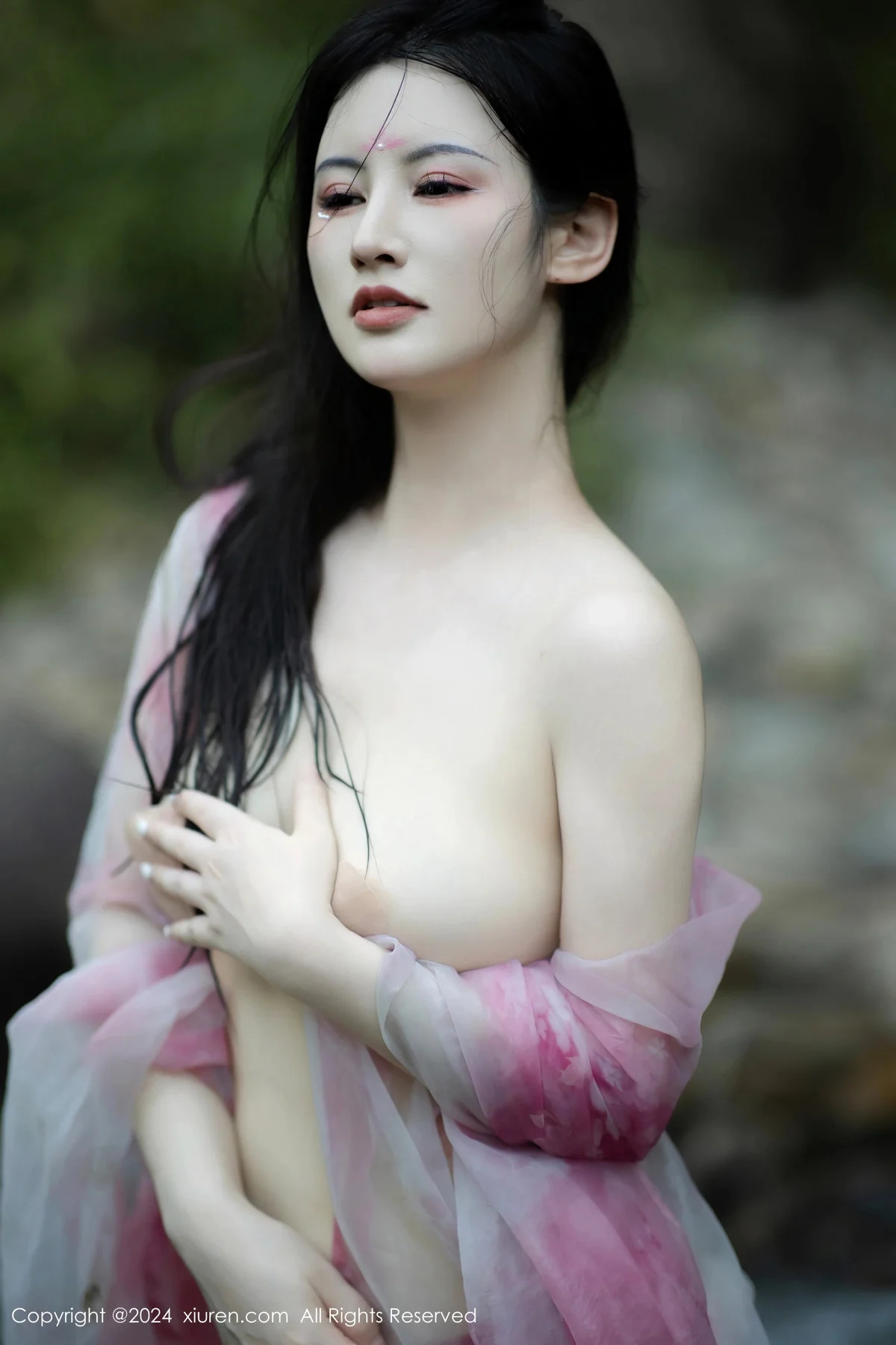 诗诗kiki户外性感粉色古风薄纱服饰秀丰腴身姿惹火绝美写真 第 134 张