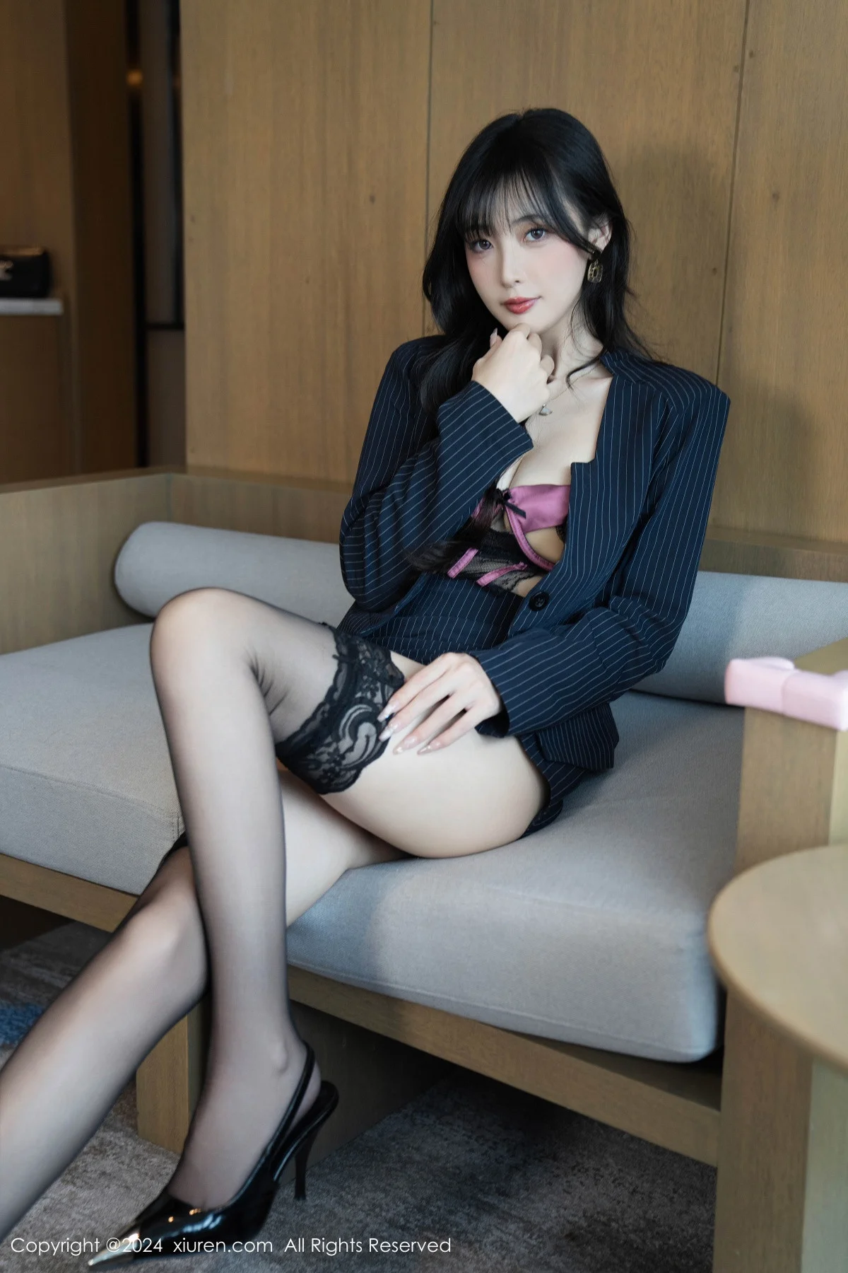林星阑私房性感紫色情趣内衣配黑丝袜秀曼妙身姿绝美写真 第 100 张