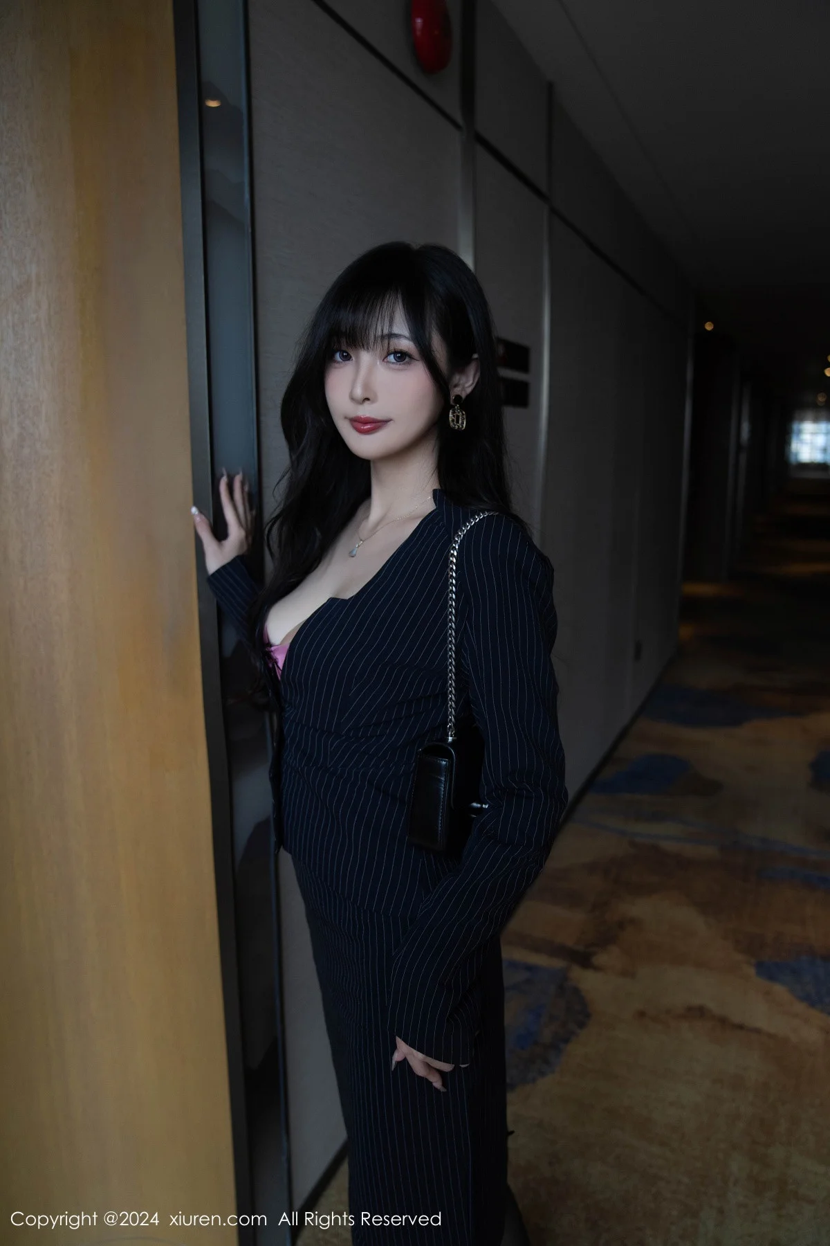 林星阑私房性感紫色情趣内衣配黑丝袜秀曼妙身姿绝美写真 第 26 张