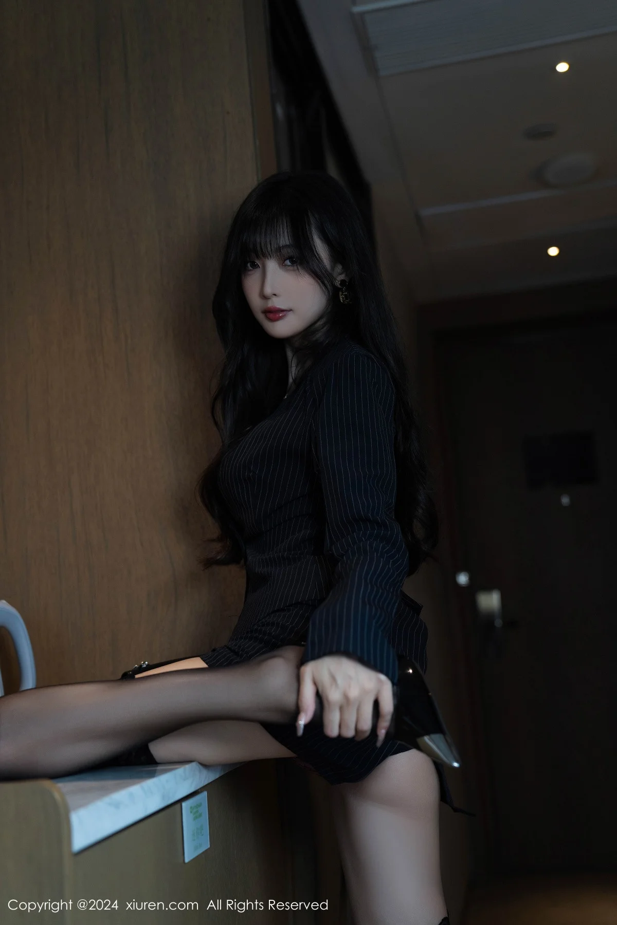林星阑私房性感紫色情趣内衣配黑丝袜秀曼妙身姿绝美写真 第 55 张