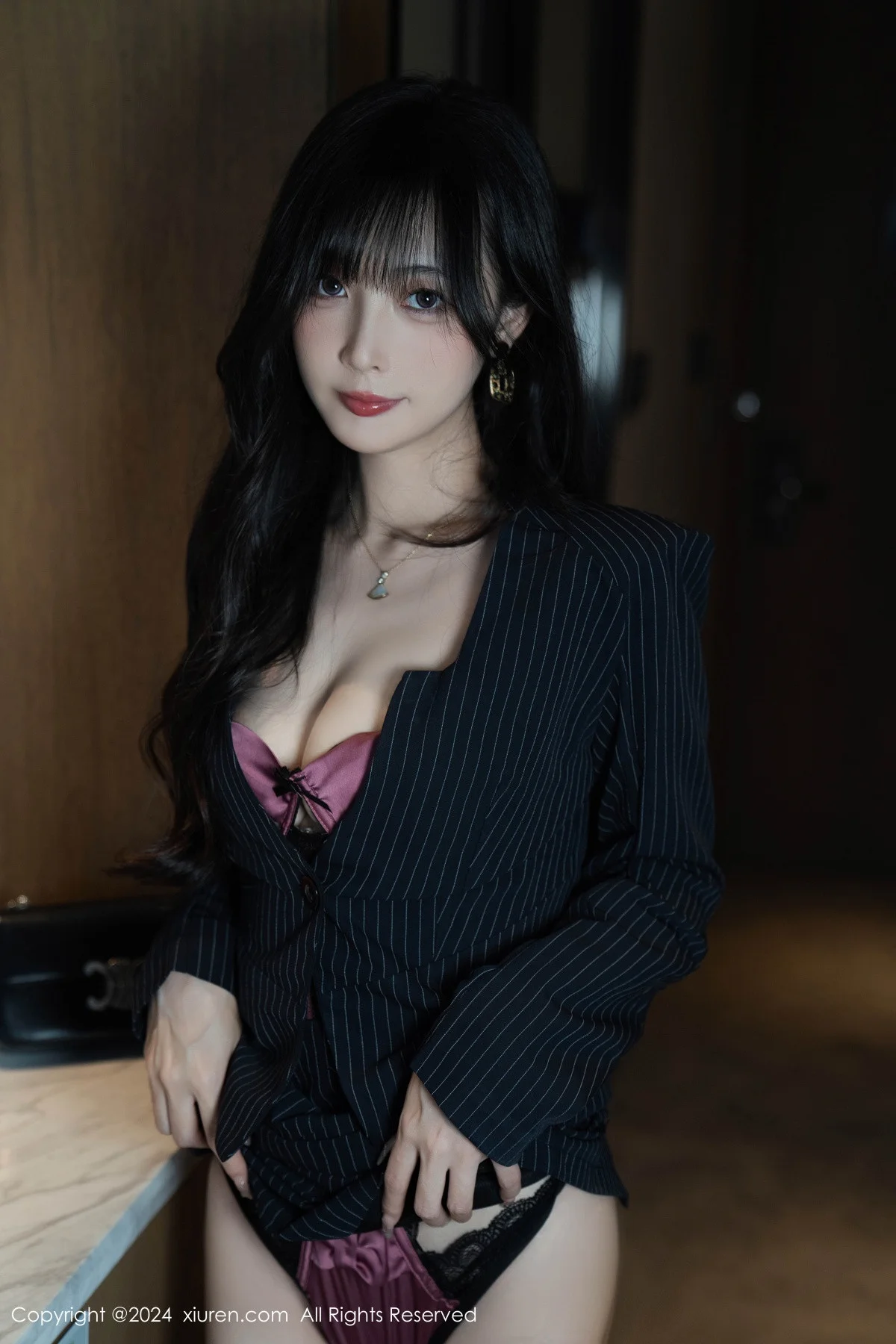 林星阑私房性感紫色情趣内衣配黑丝袜秀曼妙身姿绝美写真 第 69 张