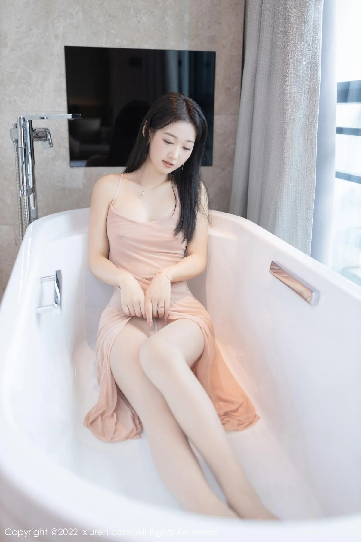 唐安琪云南旅拍性感轻透薄纱连衣长裙配超薄肉丝绝美写真 第 34 张