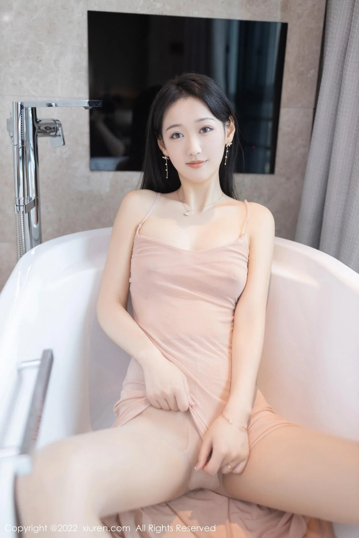 唐安琪云南旅拍性感轻透薄纱连衣长裙配超薄肉丝绝美写真 第 37 张