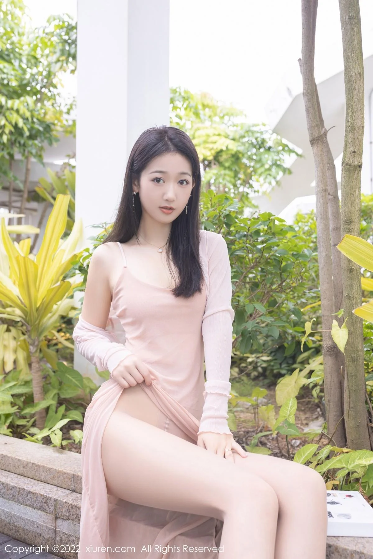 唐安琪云南旅拍性感轻透薄纱连衣长裙配超薄肉丝绝美写真 第 4 张