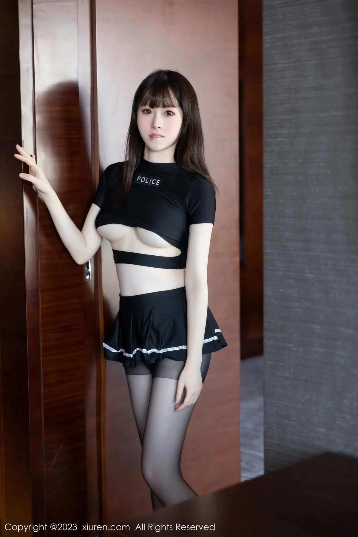 林悠悠性感黑色上衣配黑短裙露开档黑丝秀曼妙身姿绝美写真 第 14 张