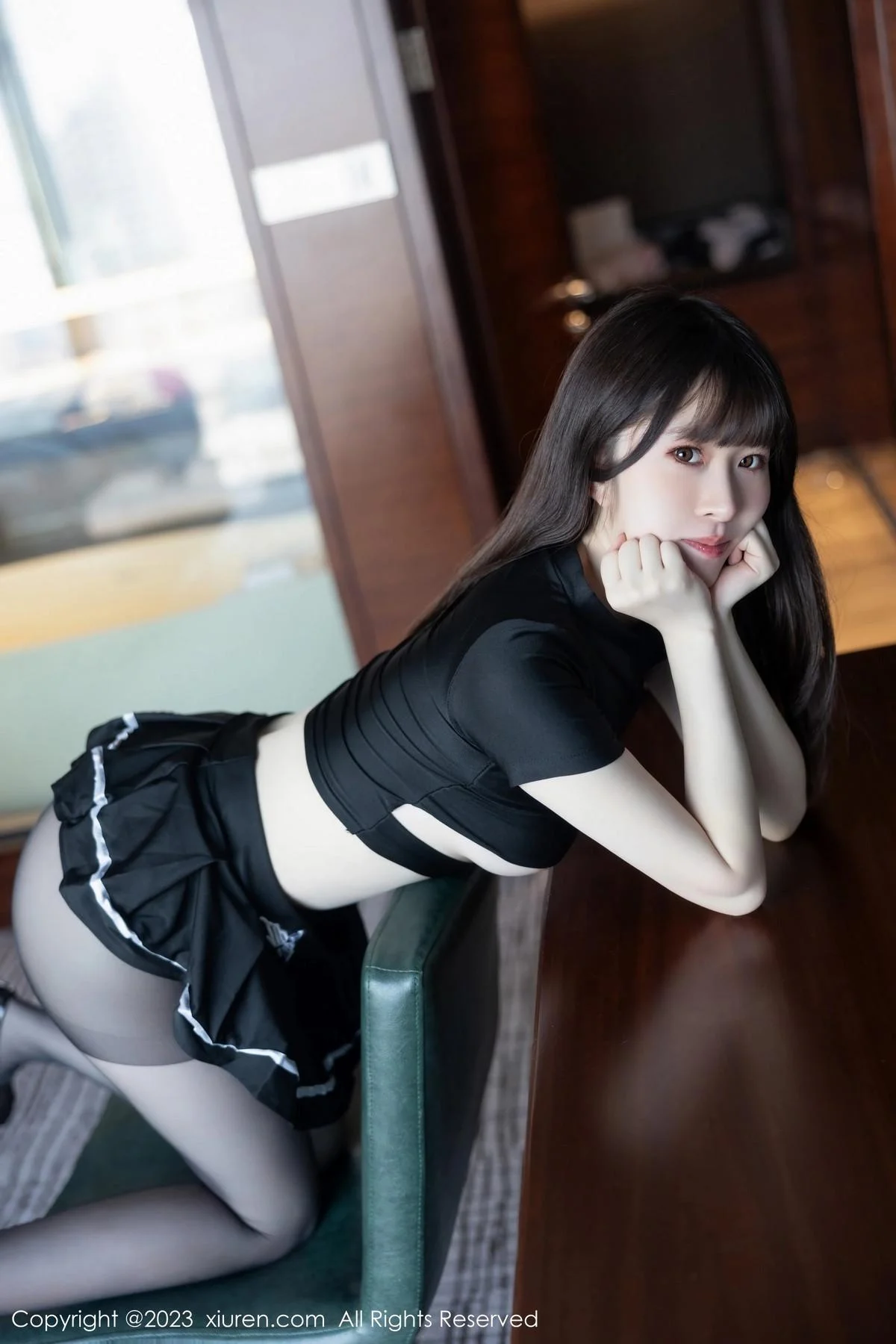 林悠悠性感黑色上衣配黑短裙露开档黑丝秀曼妙身姿绝美写真 第 29 张
