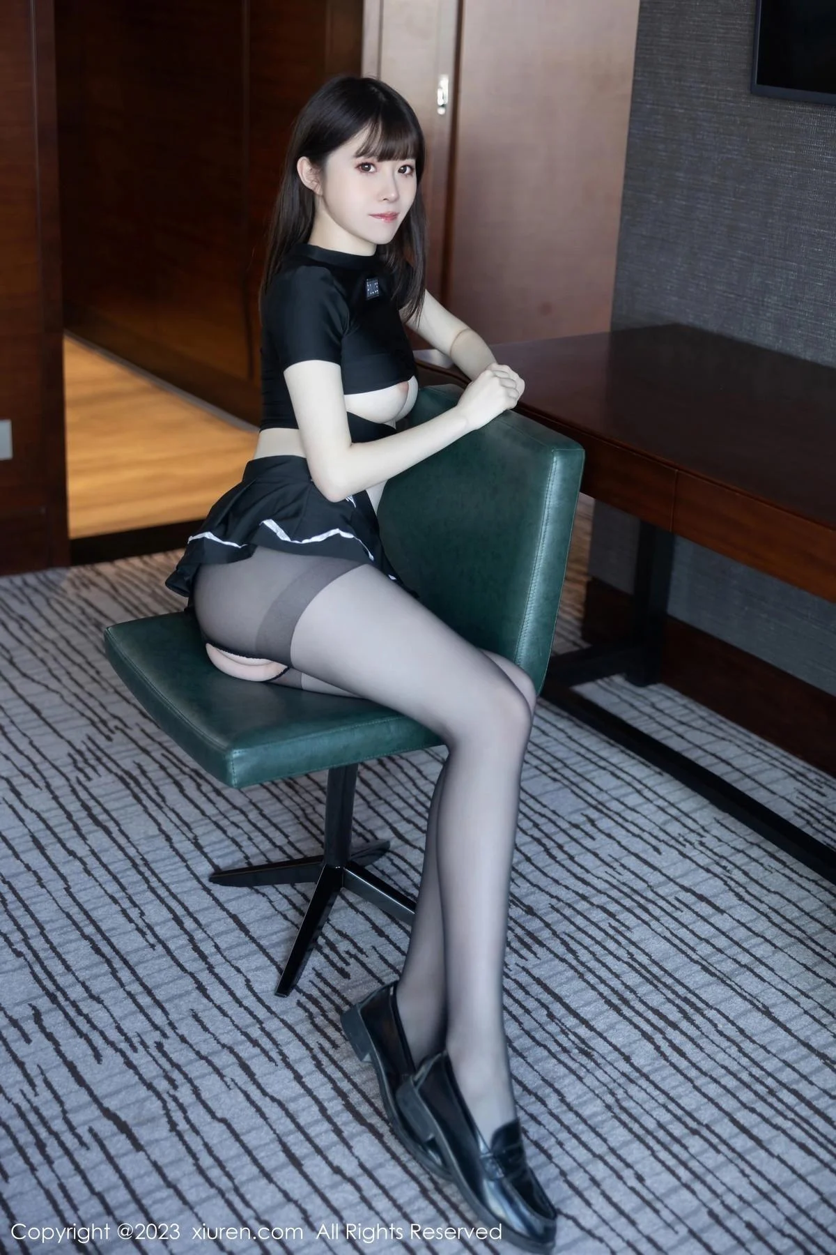 林悠悠性感黑色上衣配黑短裙露开档黑丝秀曼妙身姿绝美写真 第 36 张